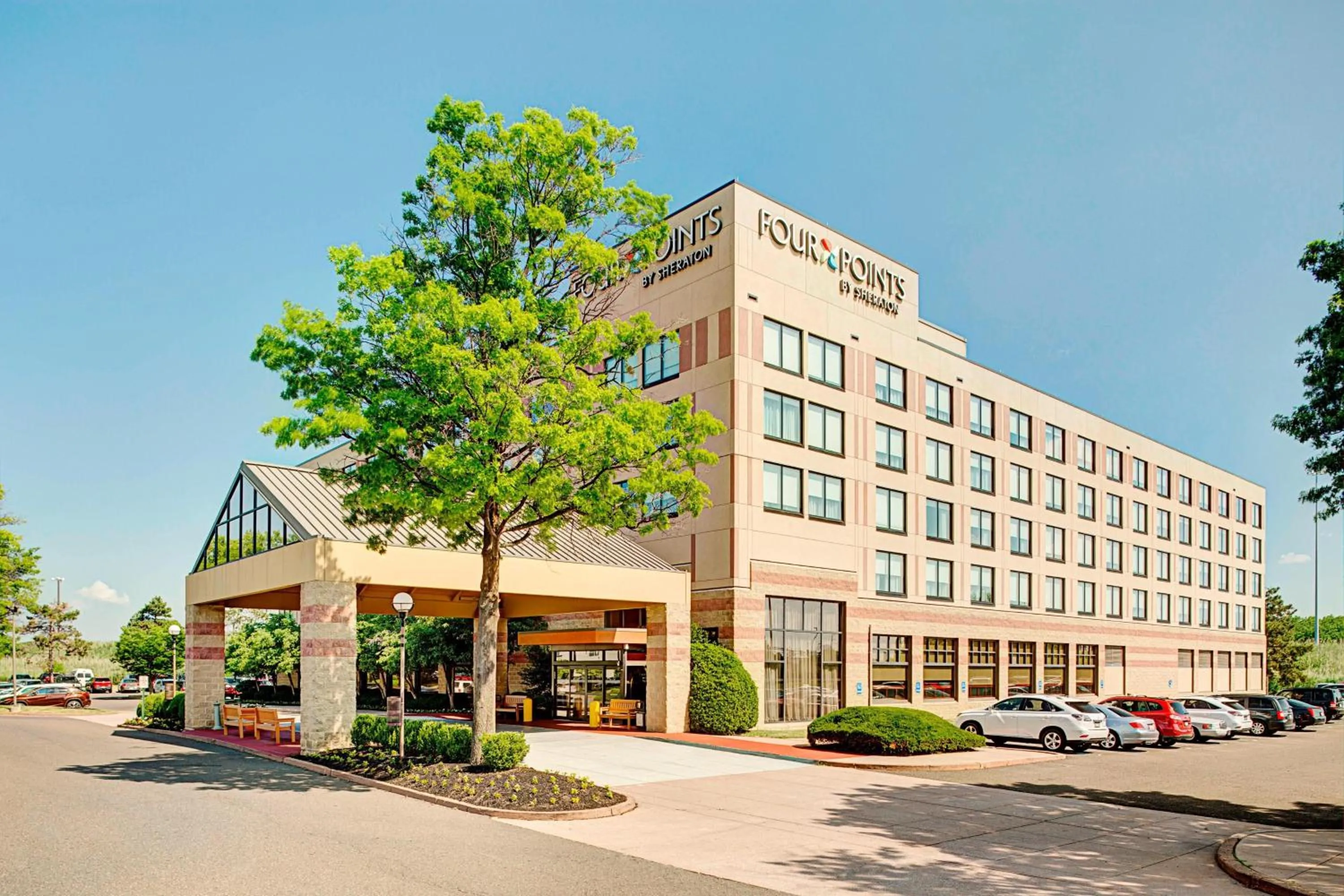 Property building in Four Points by Sheraton Philadelphia Airport