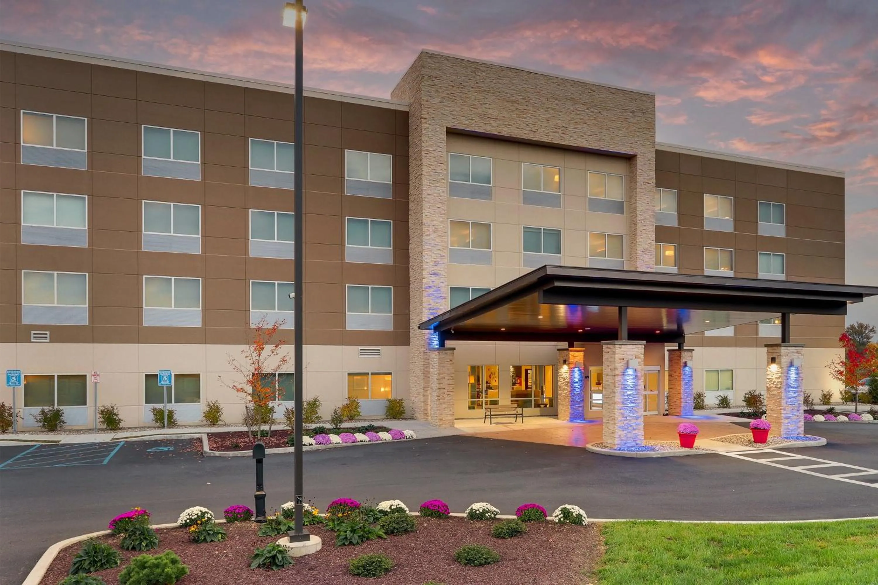 Property building in Holiday Inn Express & Suites - Middletown - Goshen by IHG