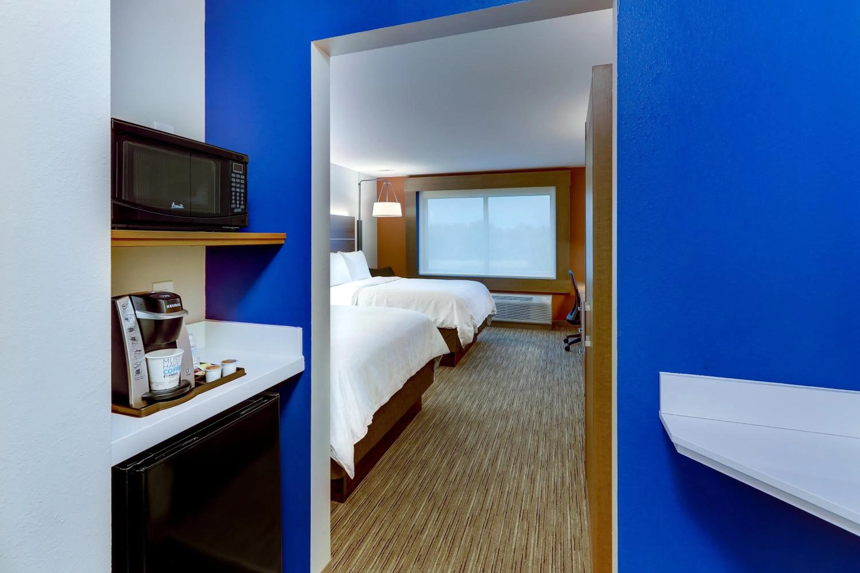 Photo of the whole room, Bed in Holiday Inn Express & Suites - Middletown - Goshen by IHG