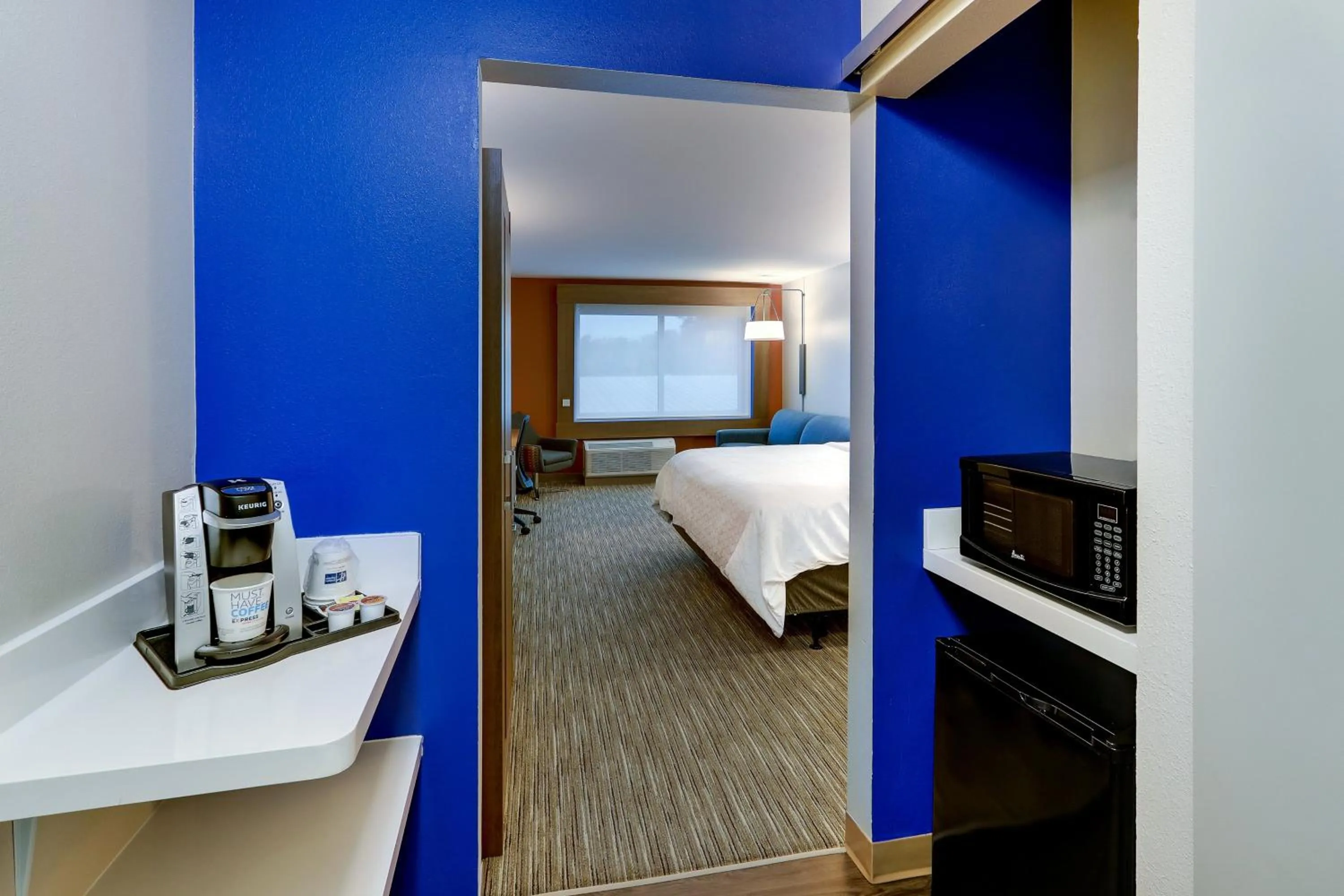 Photo of the whole room, Bed in Holiday Inn Express & Suites - Middletown - Goshen by IHG