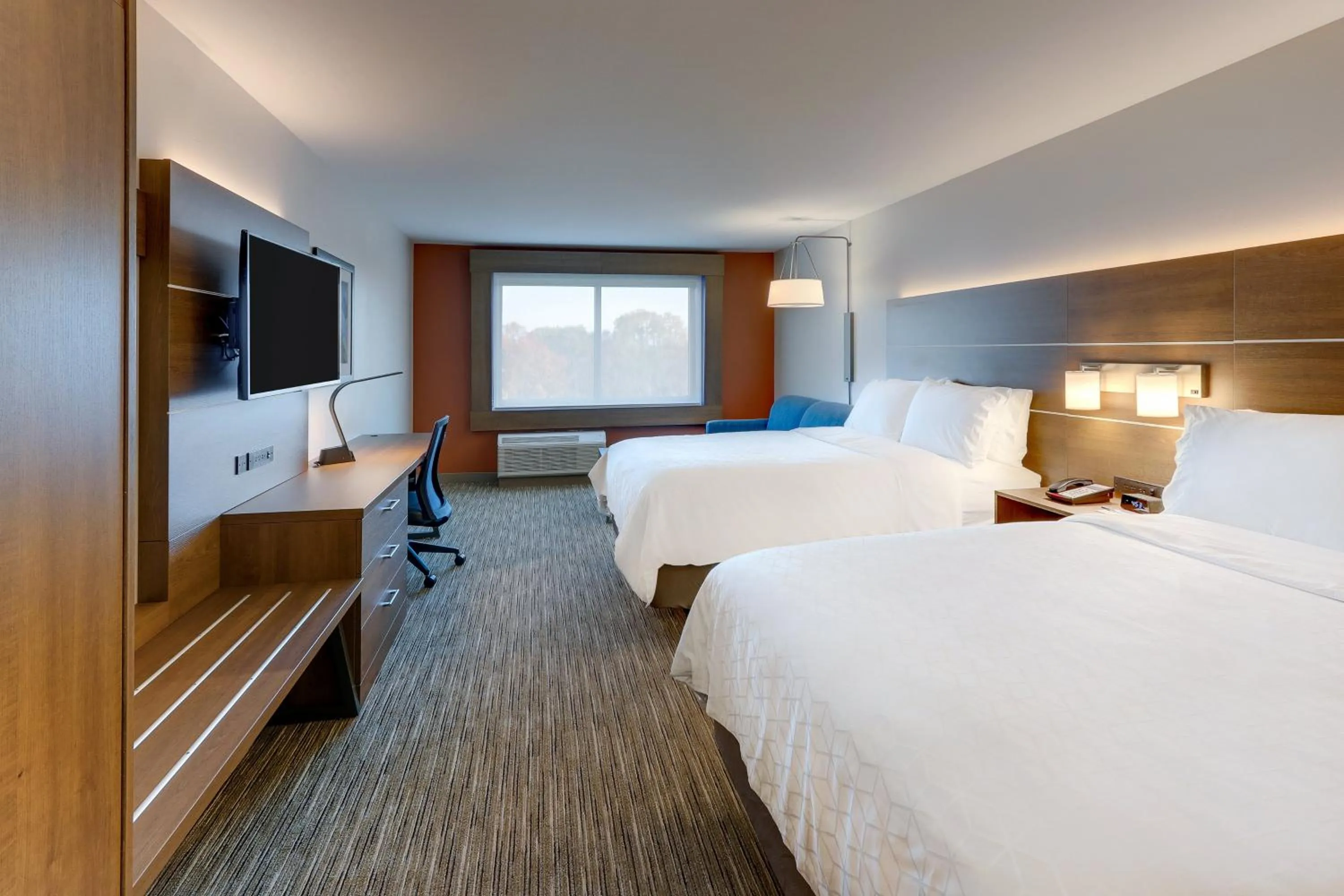 Photo of the whole room, Bed in Holiday Inn Express & Suites - Middletown - Goshen by IHG