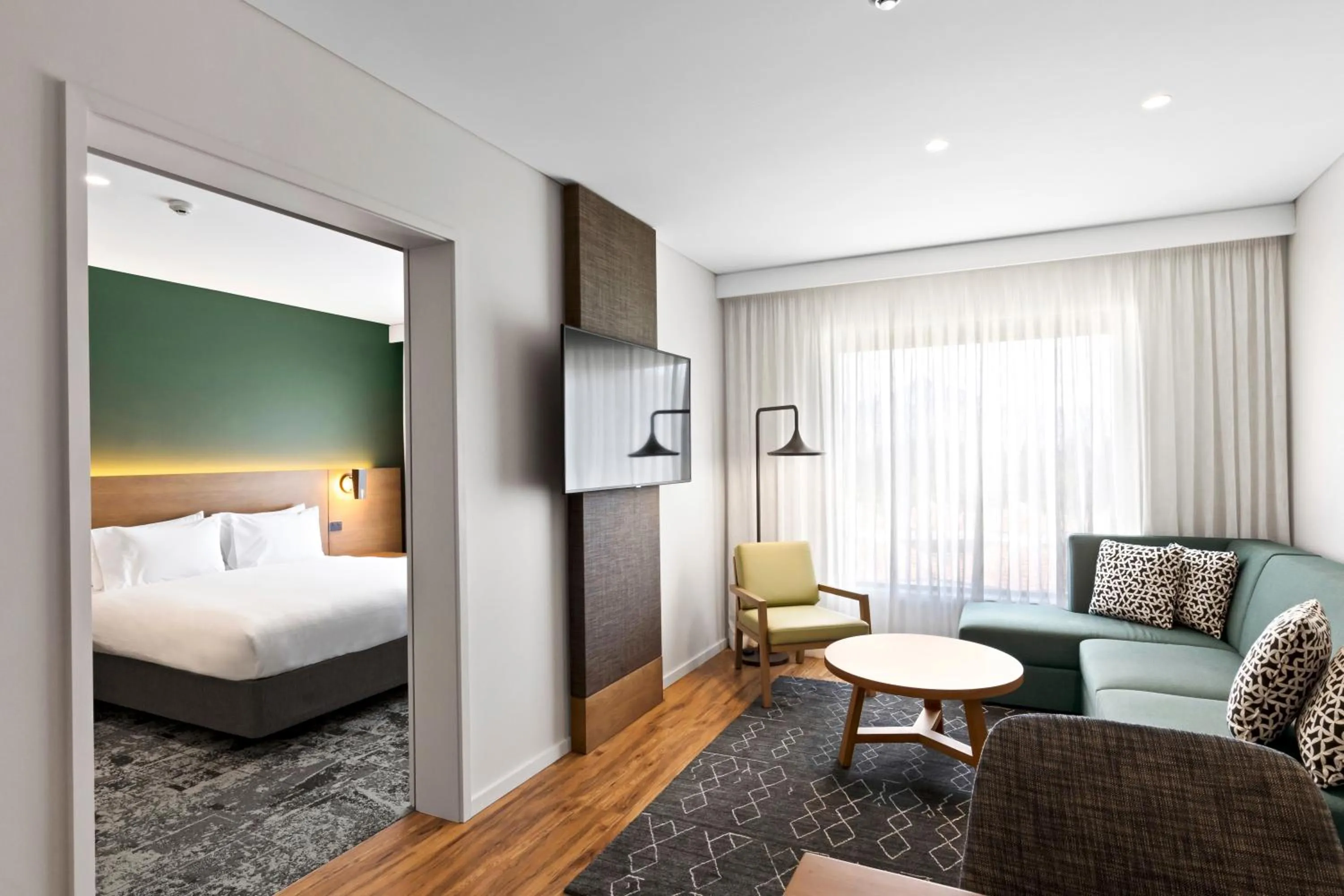 Bed in Holiday Inn Express & Suites Queenstown by IHG