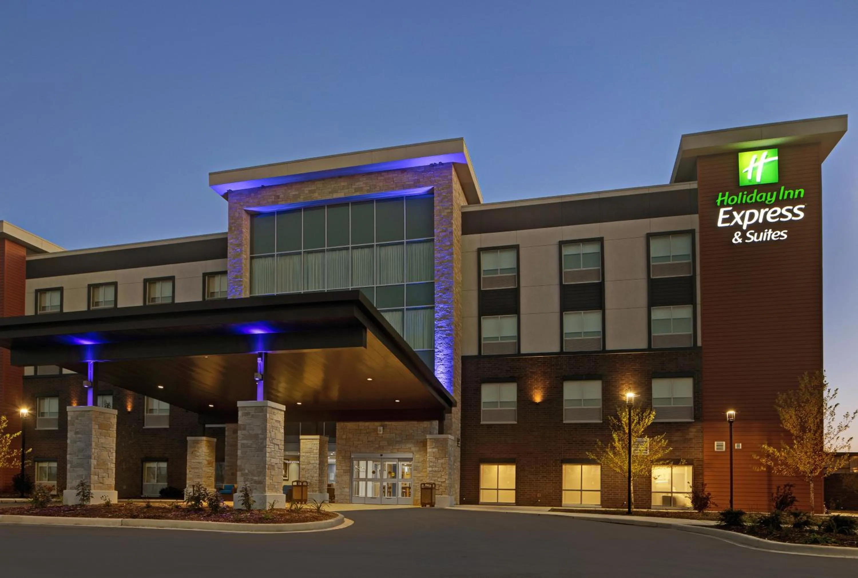 Property building in Holiday Inn Express & Suites - Milwaukee - Brookfield by IHG