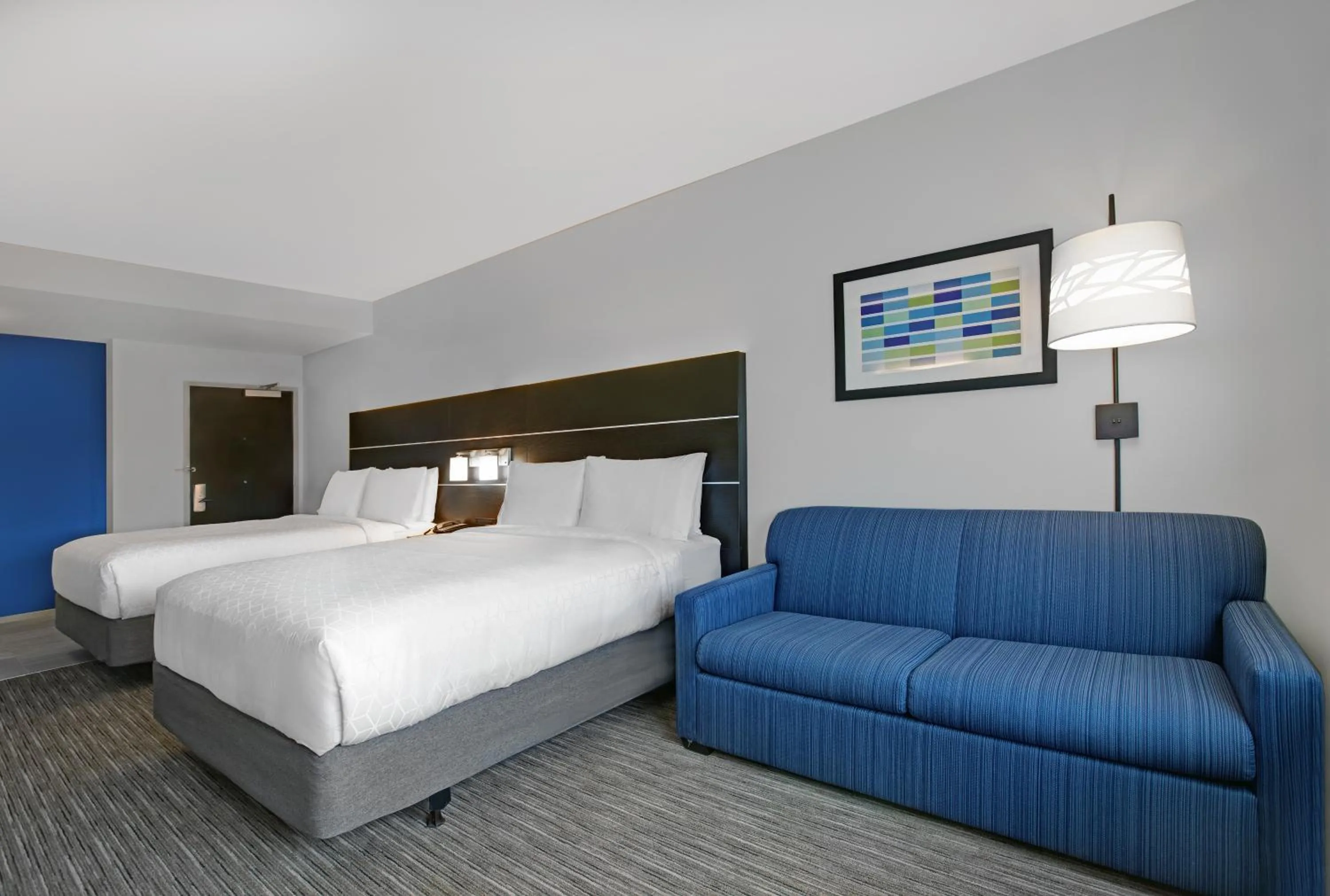 Bedroom, Bed in Holiday Inn Express & Suites - Milwaukee - Brookfield by IHG