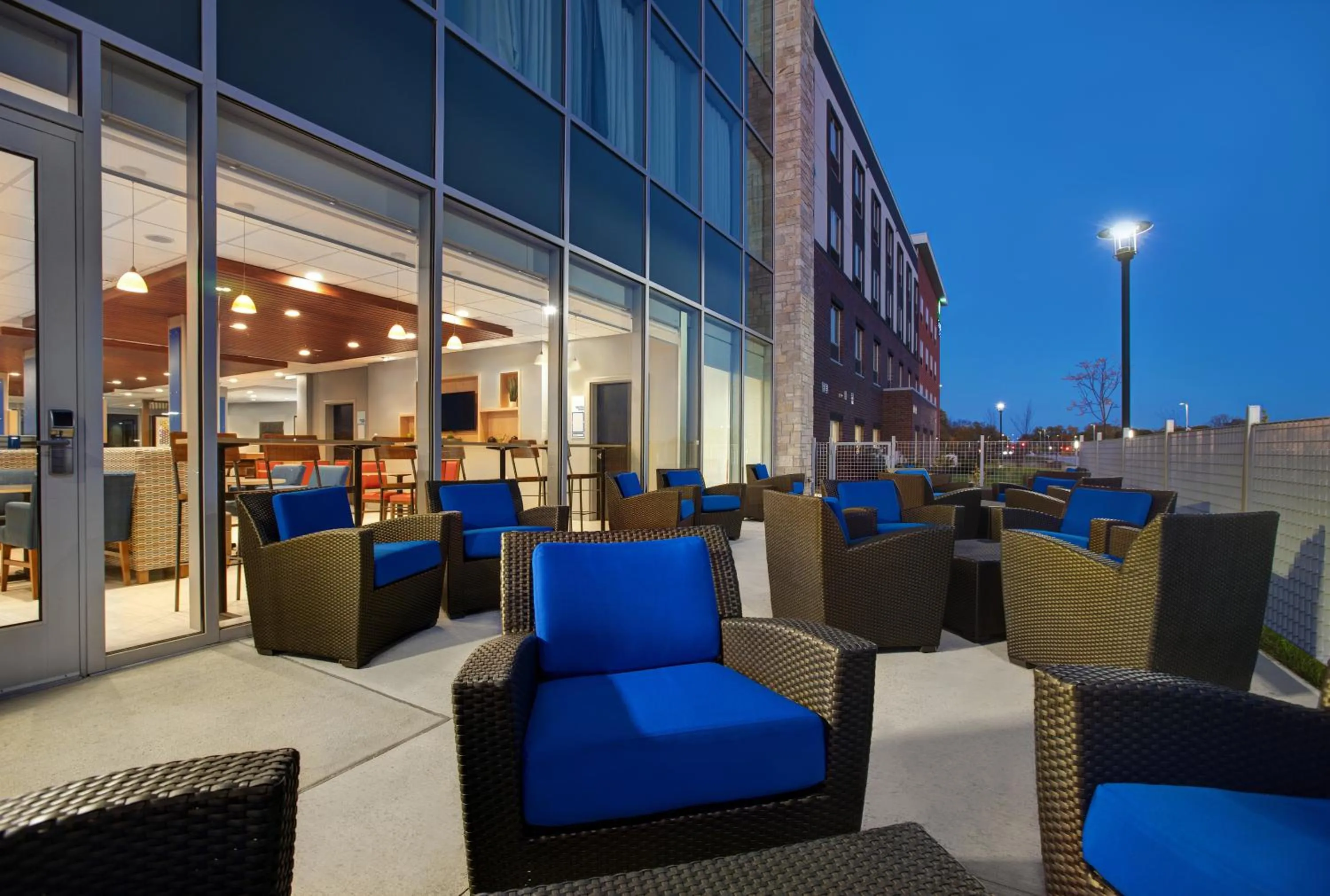 Patio in Holiday Inn Express & Suites - Milwaukee - Brookfield by IHG