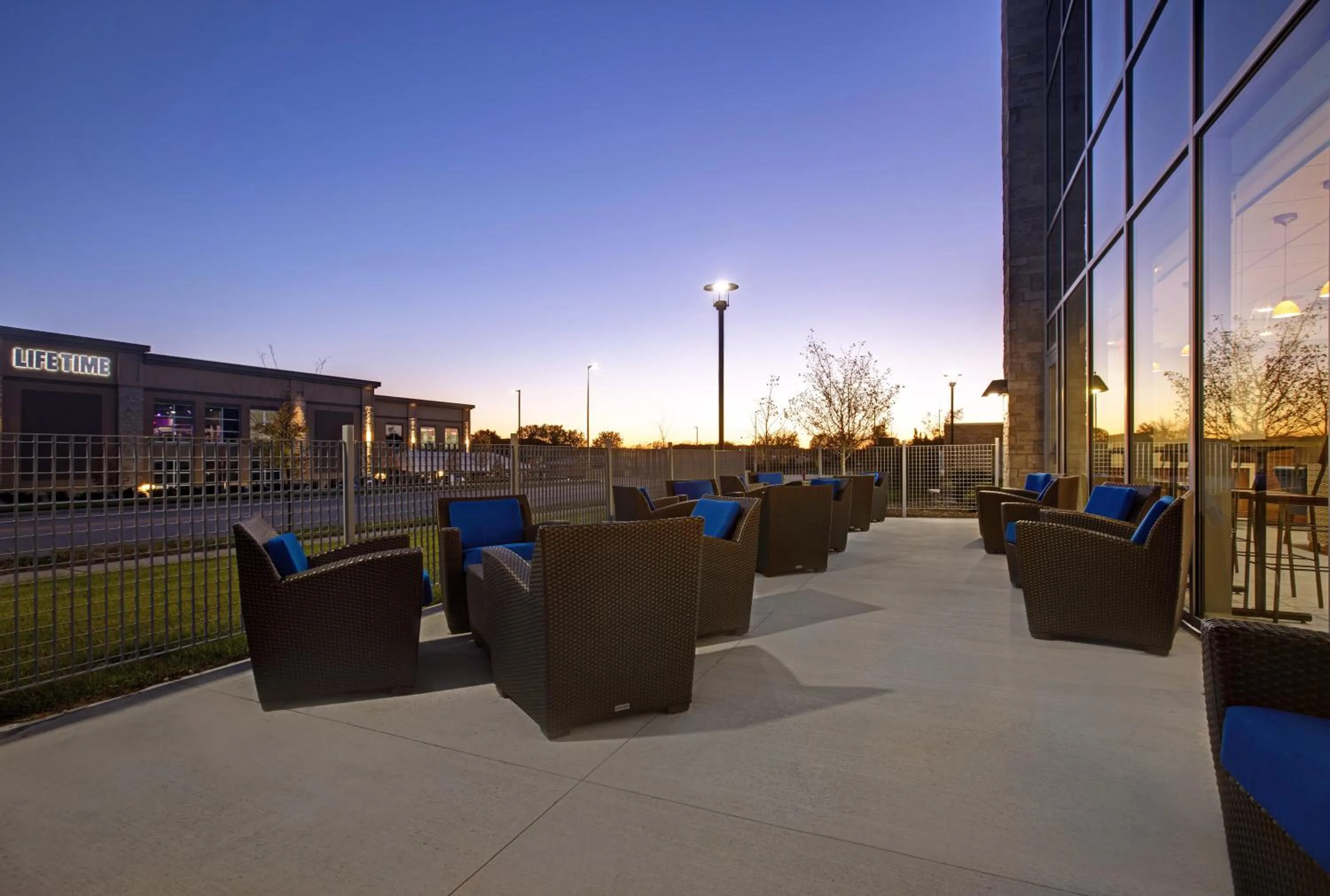 Patio in Holiday Inn Express & Suites - Milwaukee - Brookfield by IHG