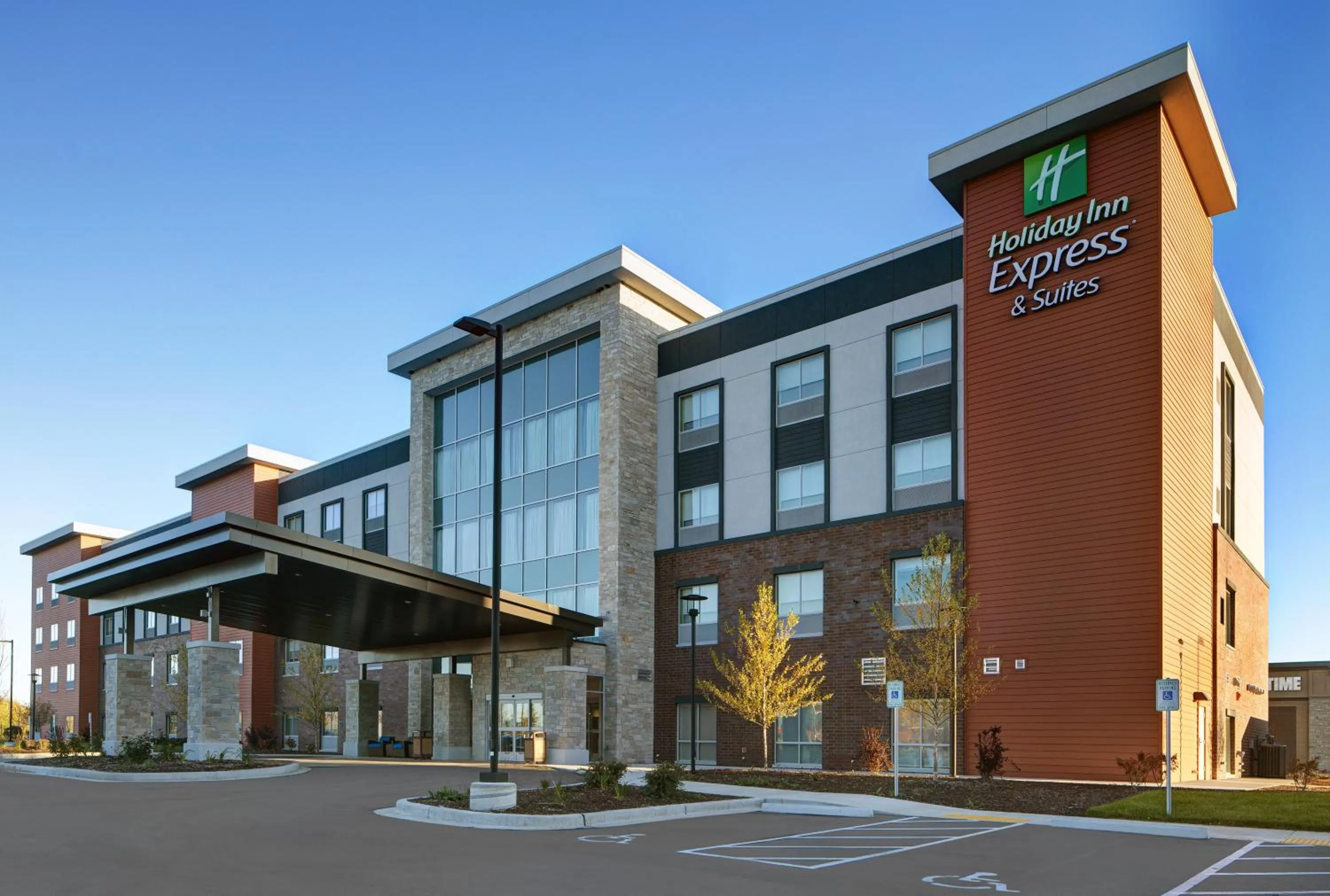 Property building in Holiday Inn Express & Suites - Milwaukee - Brookfield by IHG