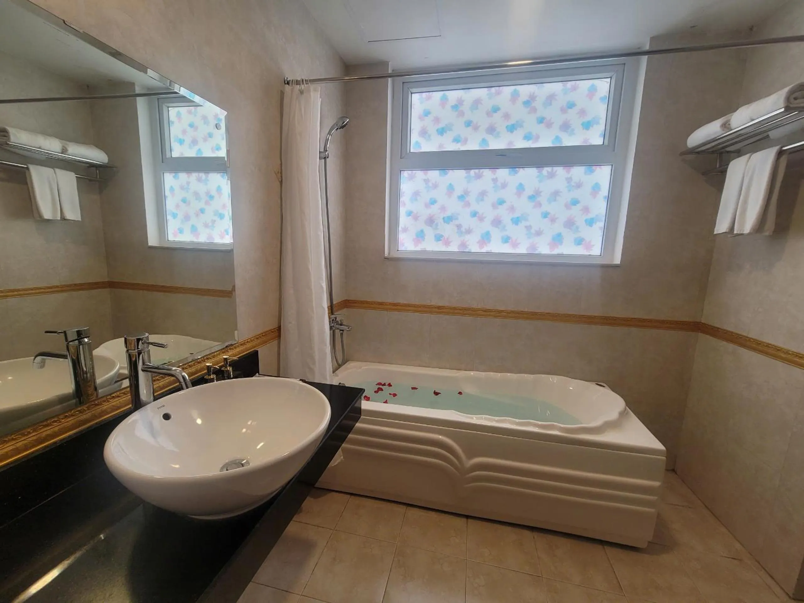 Bath in Luxor Boutique Hotel