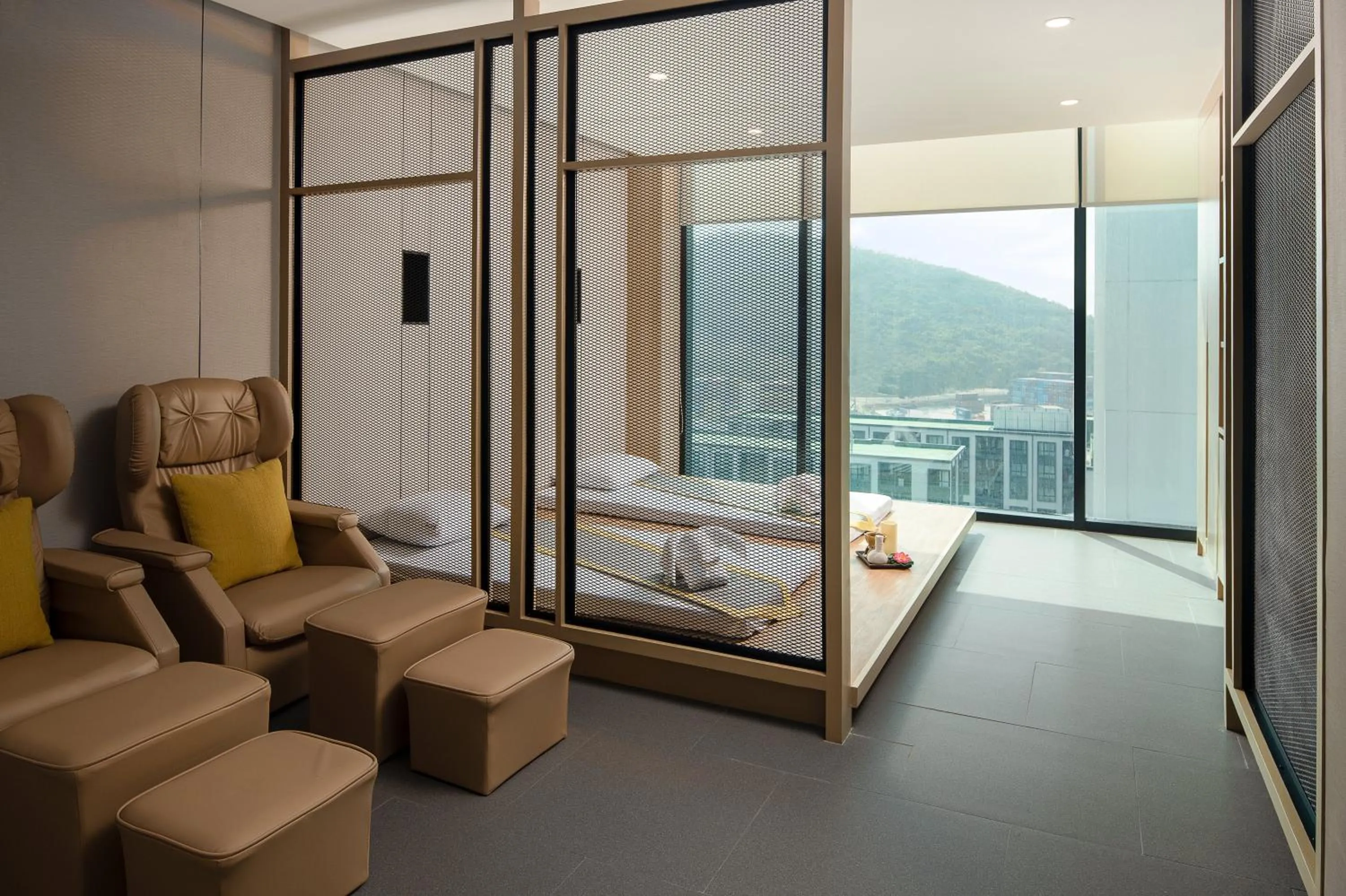 Spa and wellness centre/facilities, Bed in Holiday Inn & Suites Siracha Laemchabang by IHG