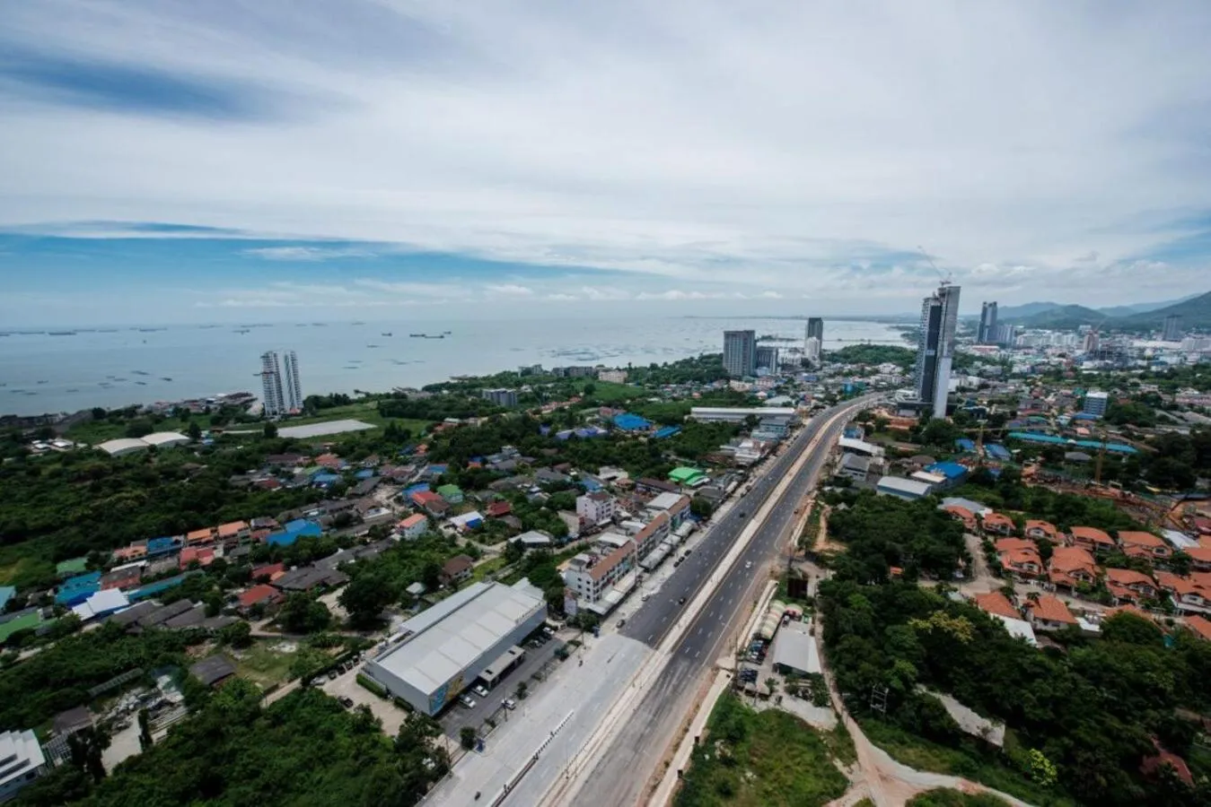 Area and facilities in Holiday Inn & Suites Siracha Laemchabang by IHG