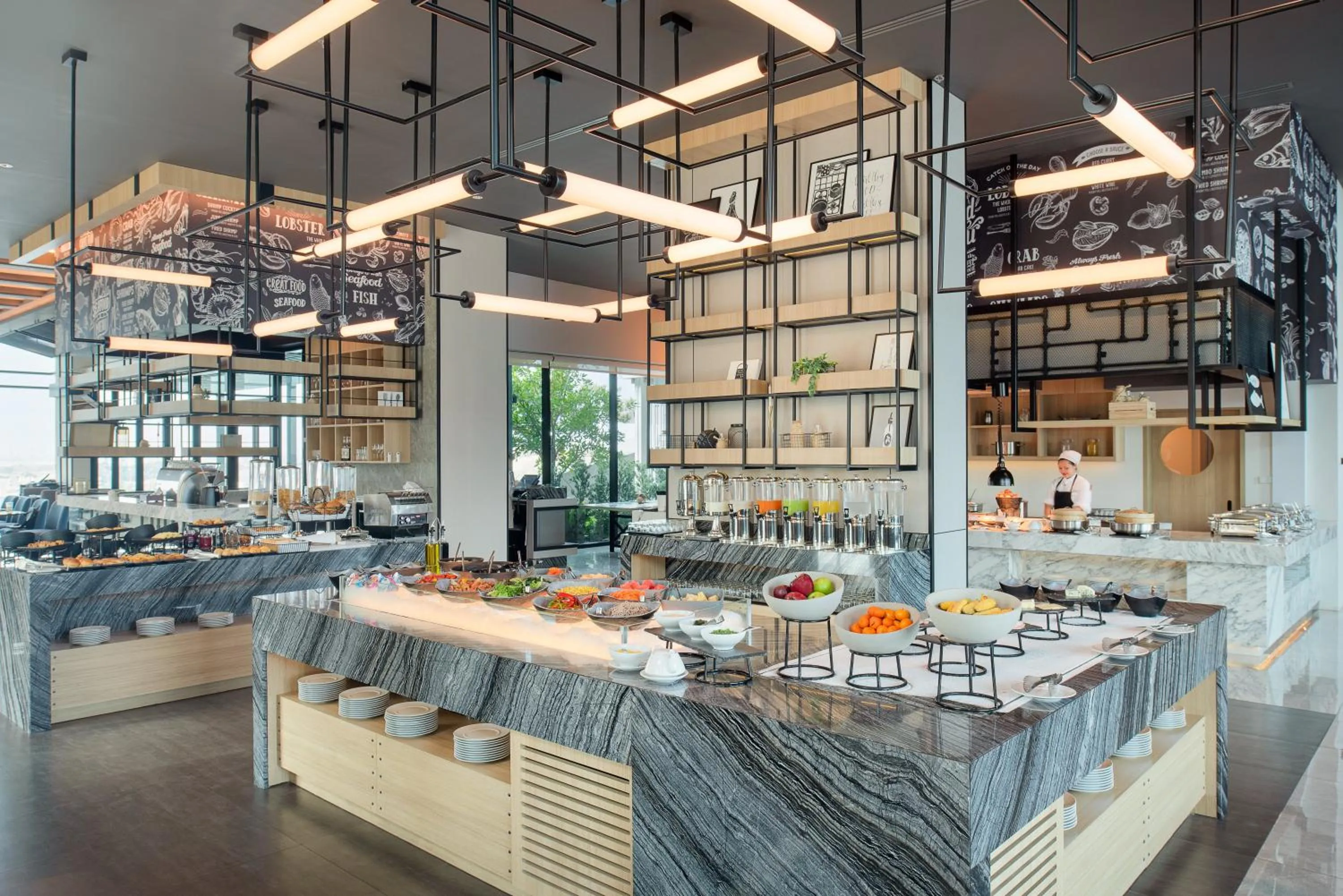 Restaurant/places to eat in Holiday Inn & Suites Siracha Laemchabang by IHG