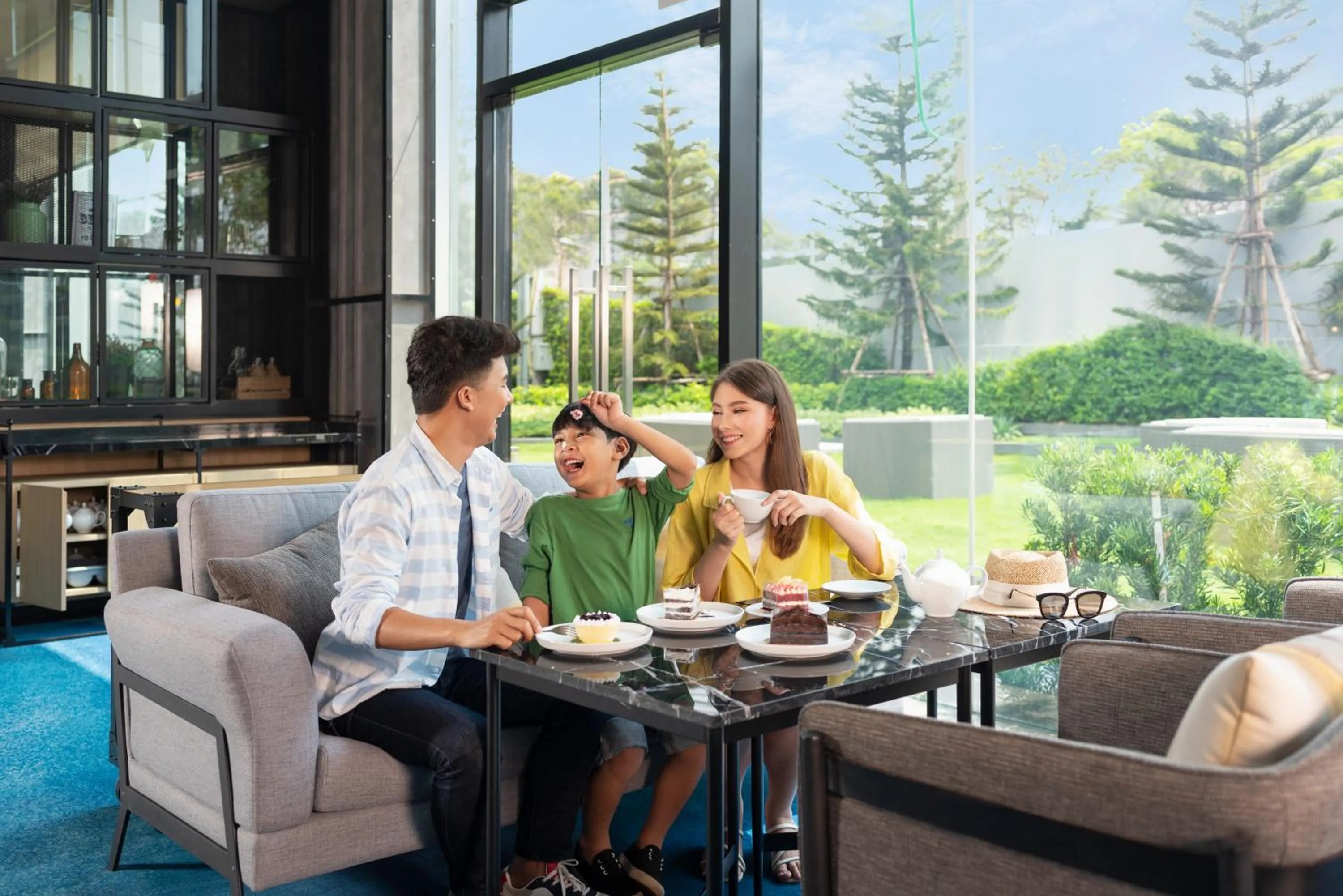 Restaurant/places to eat in Holiday Inn & Suites Siracha Laemchabang by IHG