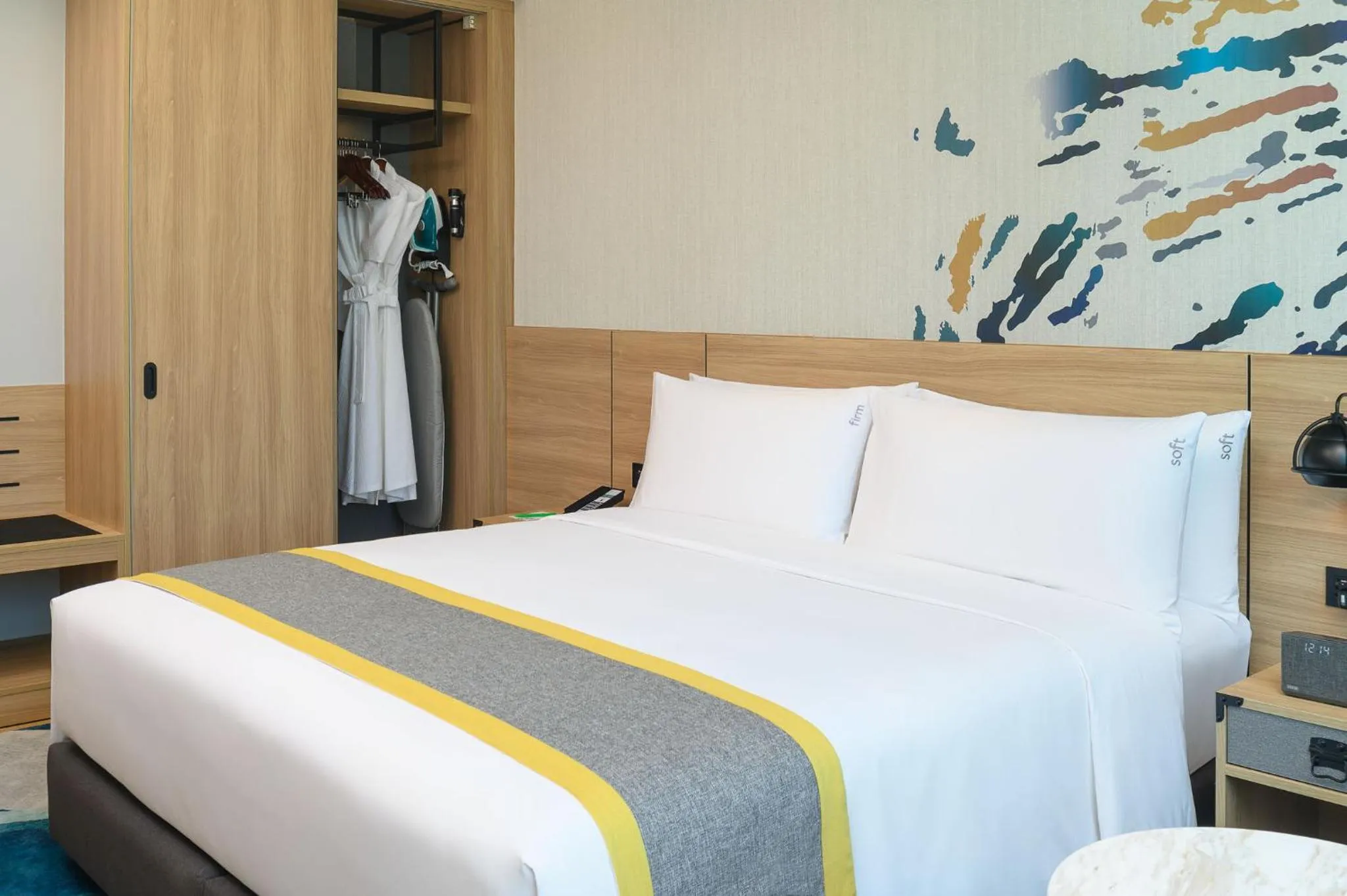 Bed in Holiday Inn & Suites Siracha Laemchabang by IHG
