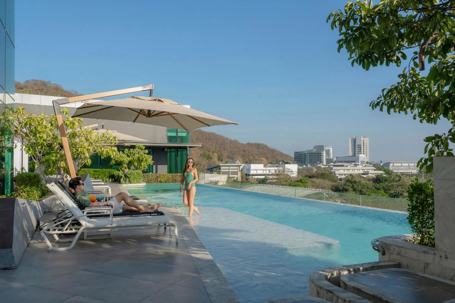 Swimming pool in Holiday Inn & Suites Siracha Laemchabang by IHG