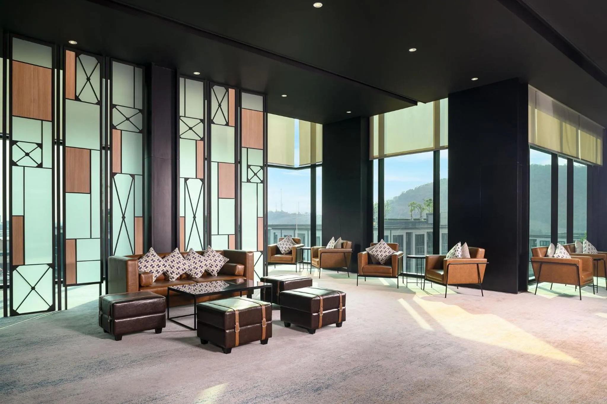 Meeting/conference room in Holiday Inn & Suites Siracha Laemchabang by IHG