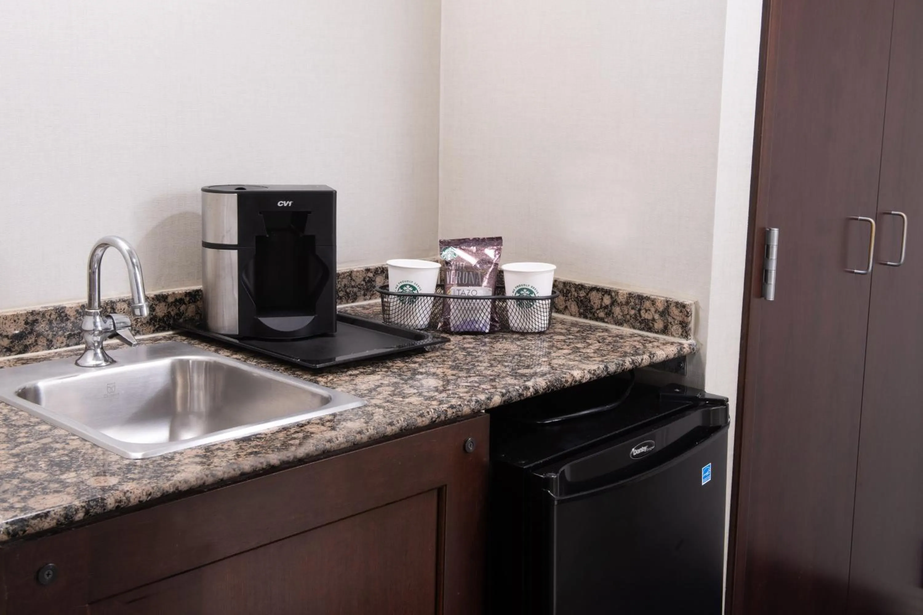 Lounge or bar in Sheraton Suites Philadelphia Airport