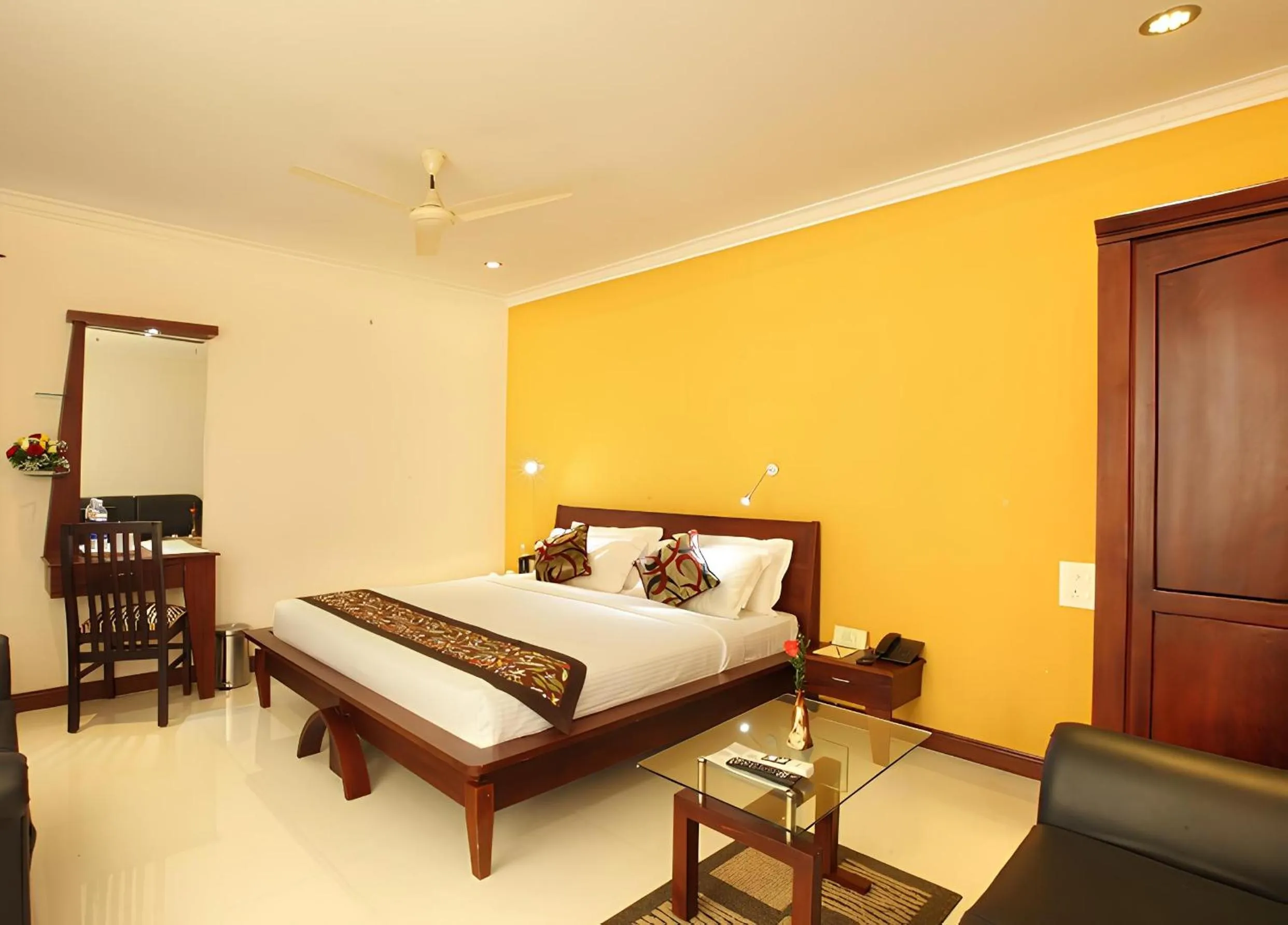 Bedroom, Bed in Hotel Pearl Palace