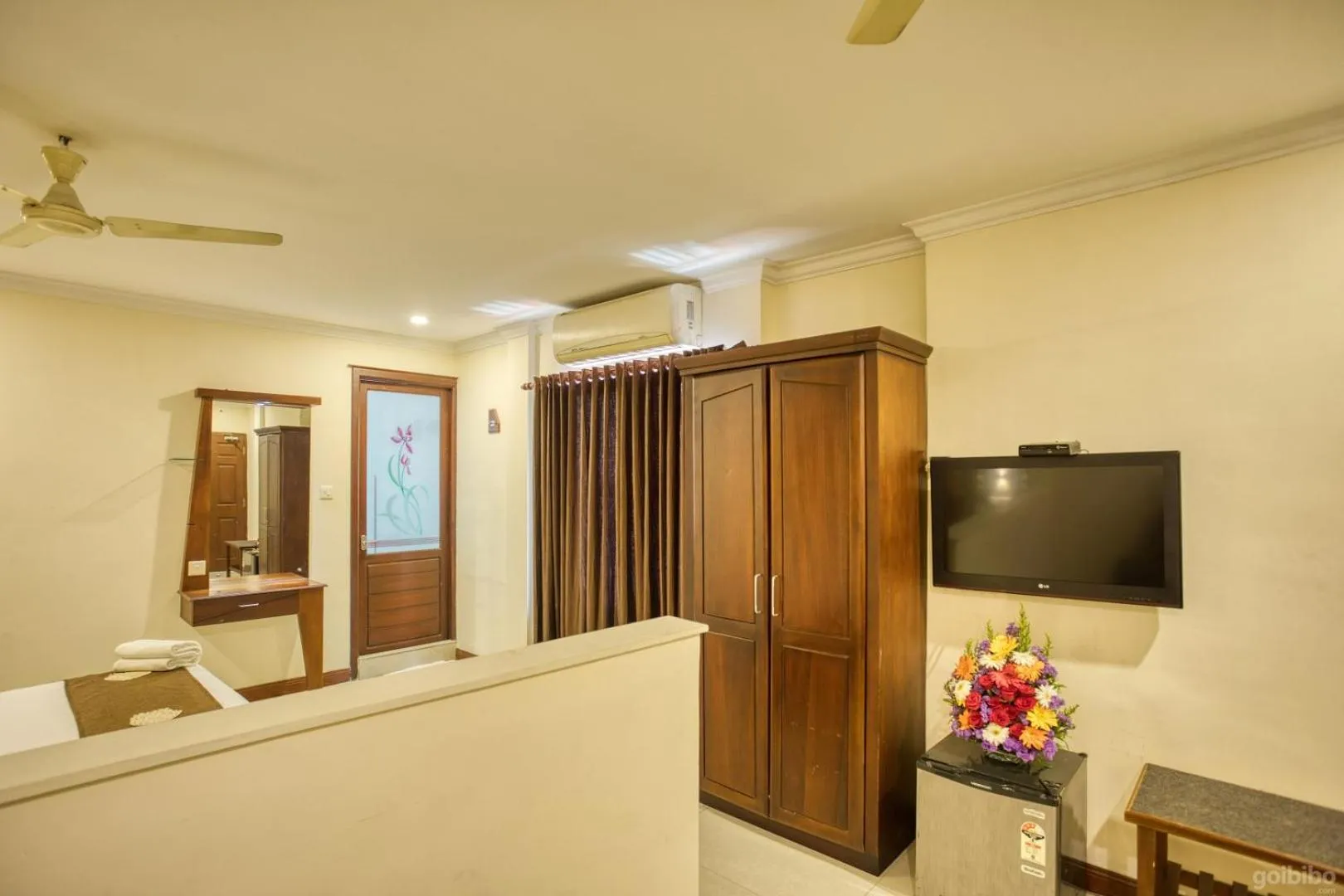 Photo of the whole room in Hotel Pearl Palace