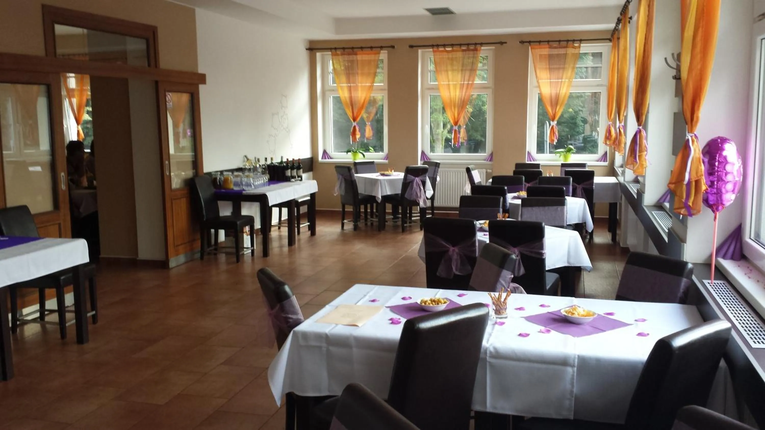 Restaurant/places to eat in Restaurace a penzion Zděná Bouda