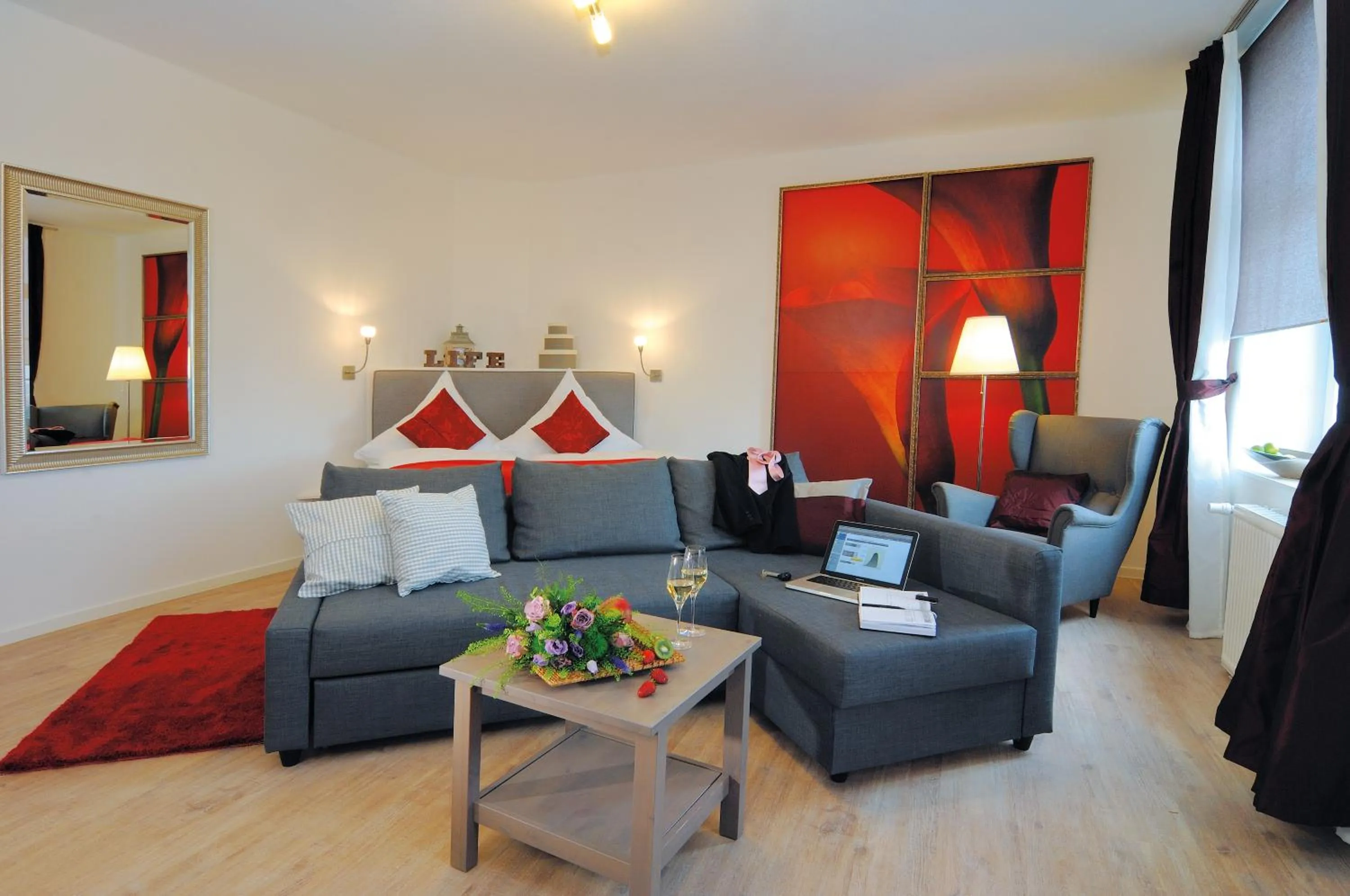 Photo of the whole room in Landhaus Heidekrug