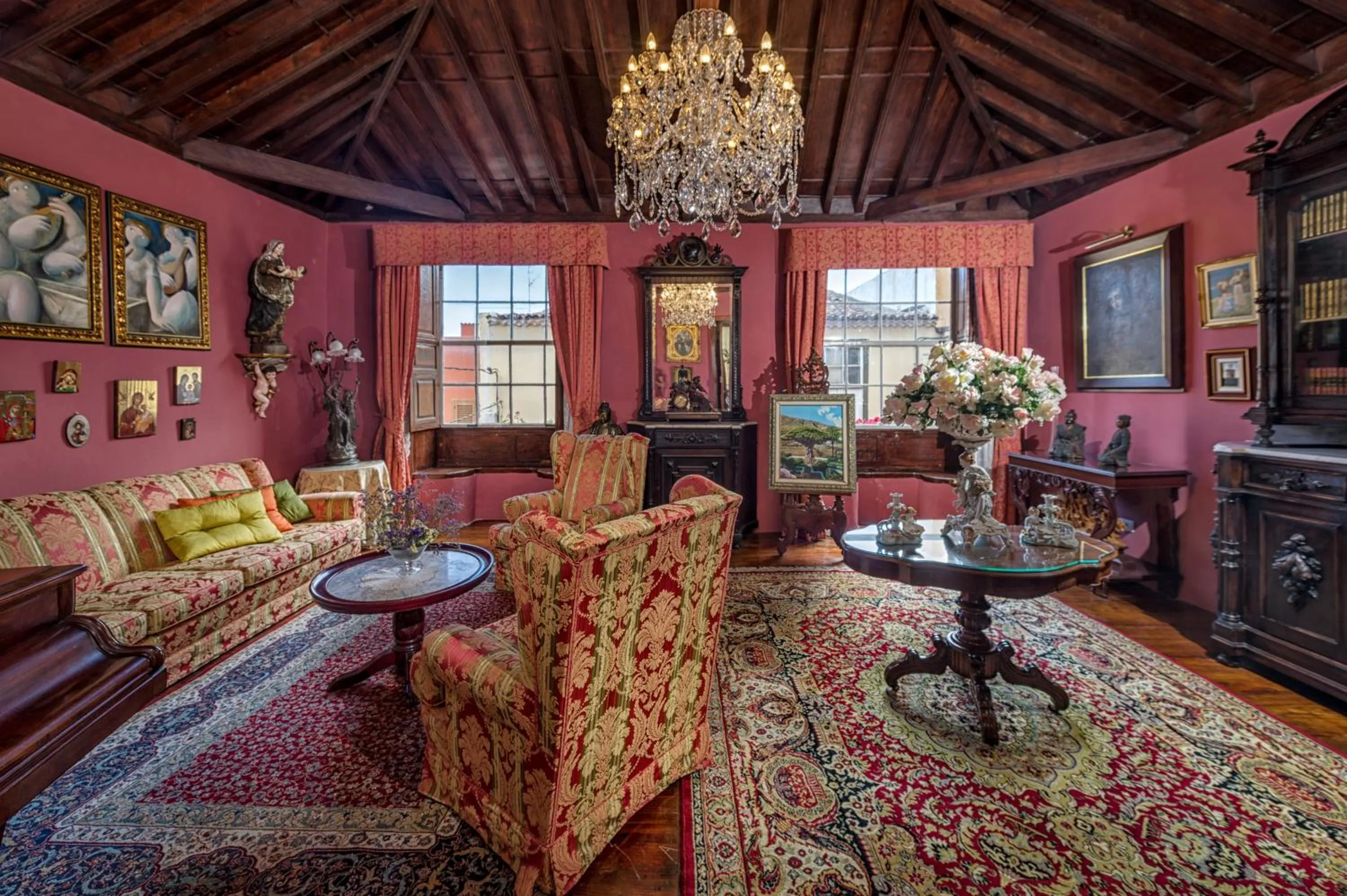 Living room in Hotel Emblemático San Marcos