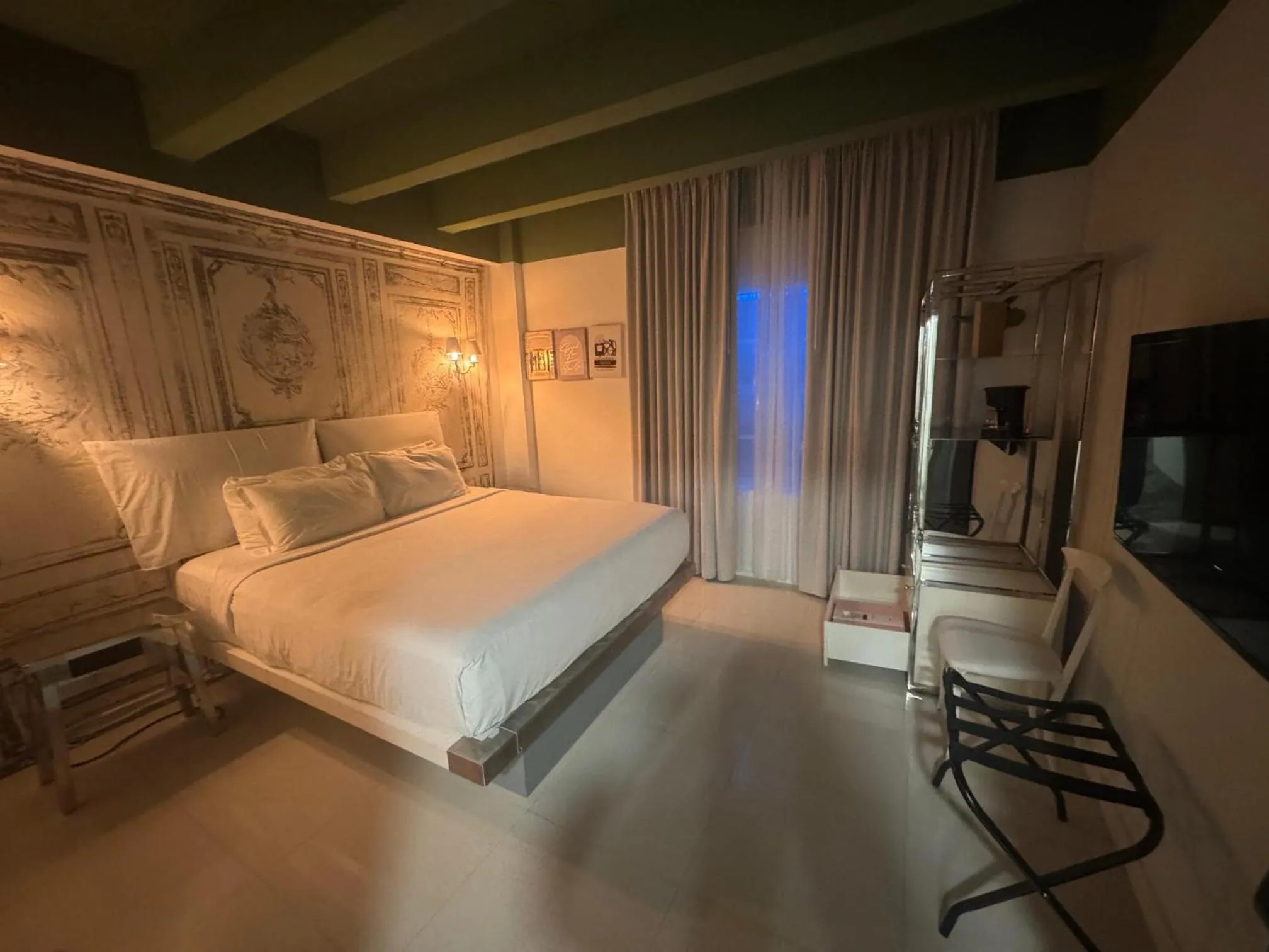 Bed in Townhouse Hotel, BW Signature Collection