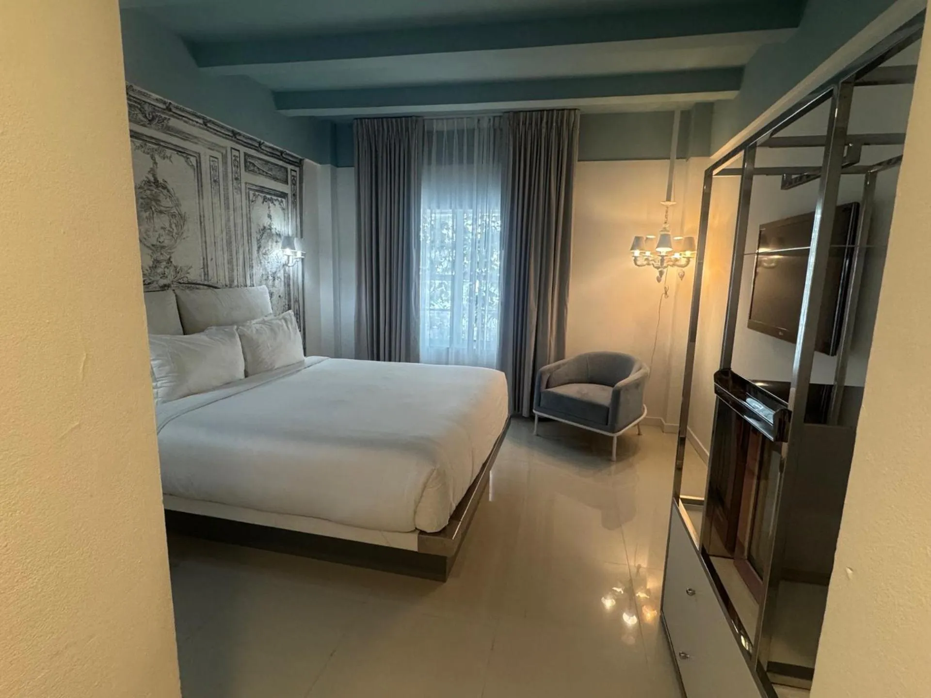 Bed in Townhouse Hotel, BW Signature Collection