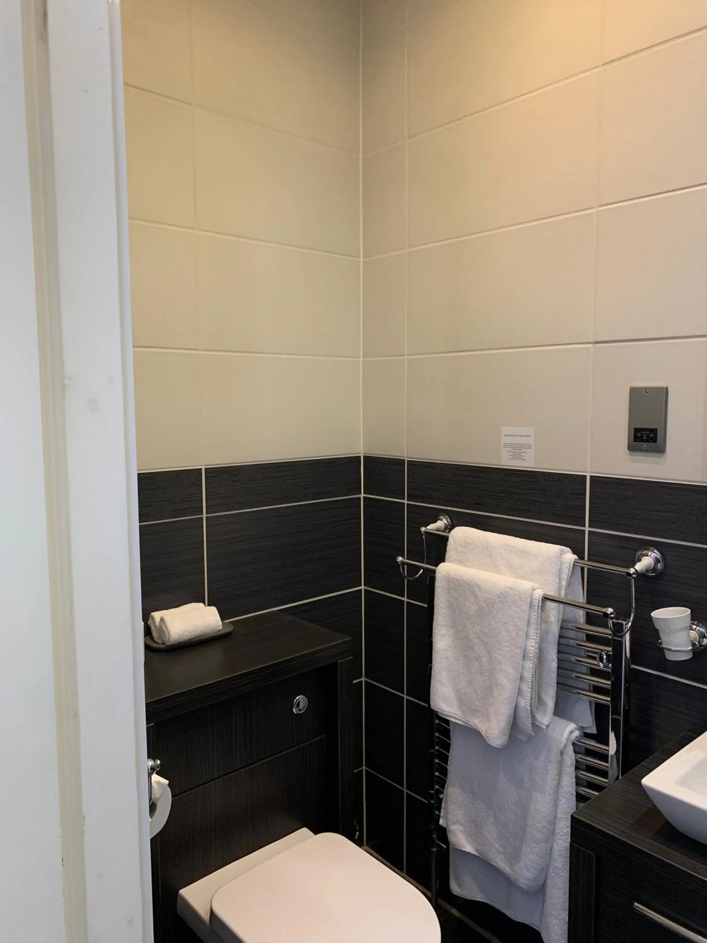 Bathroom in Ashburn House