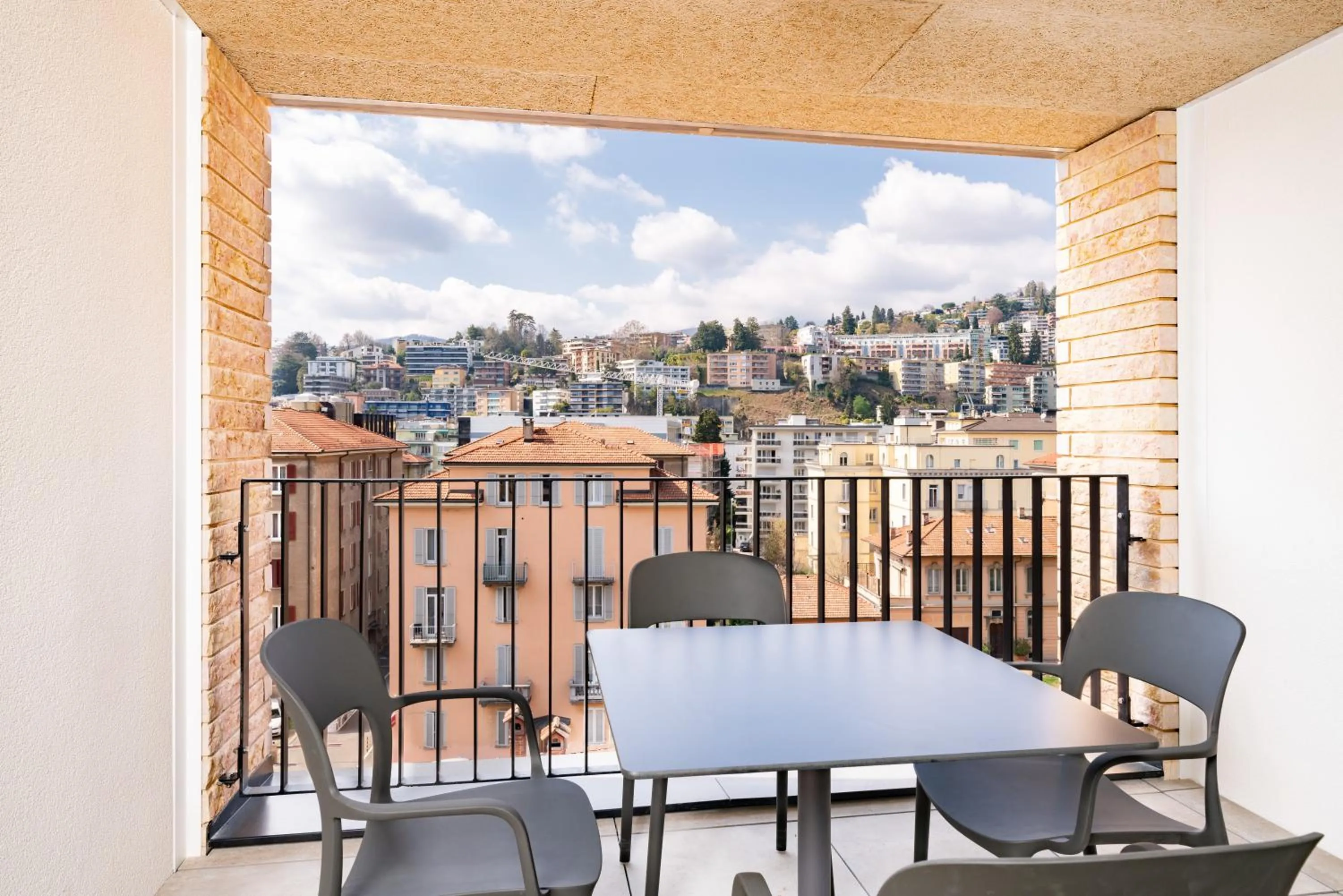 Day in Swiss Hotel Apartments - Lugano