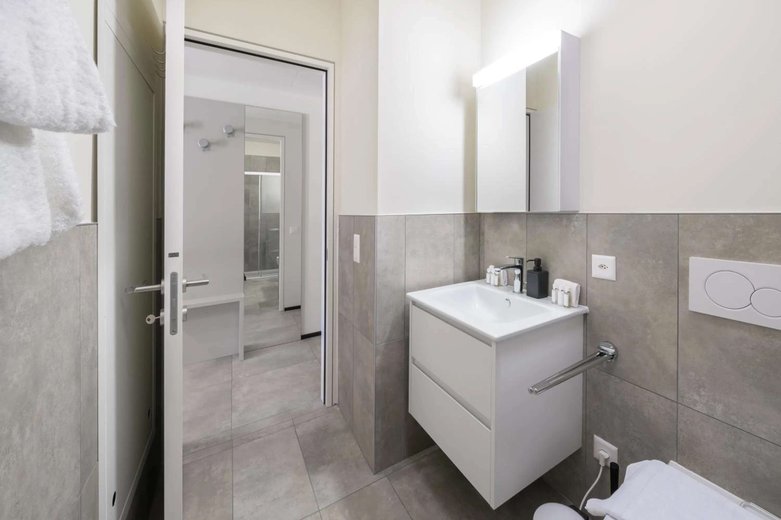 Shower in Swiss Hotel Apartments - Lugano