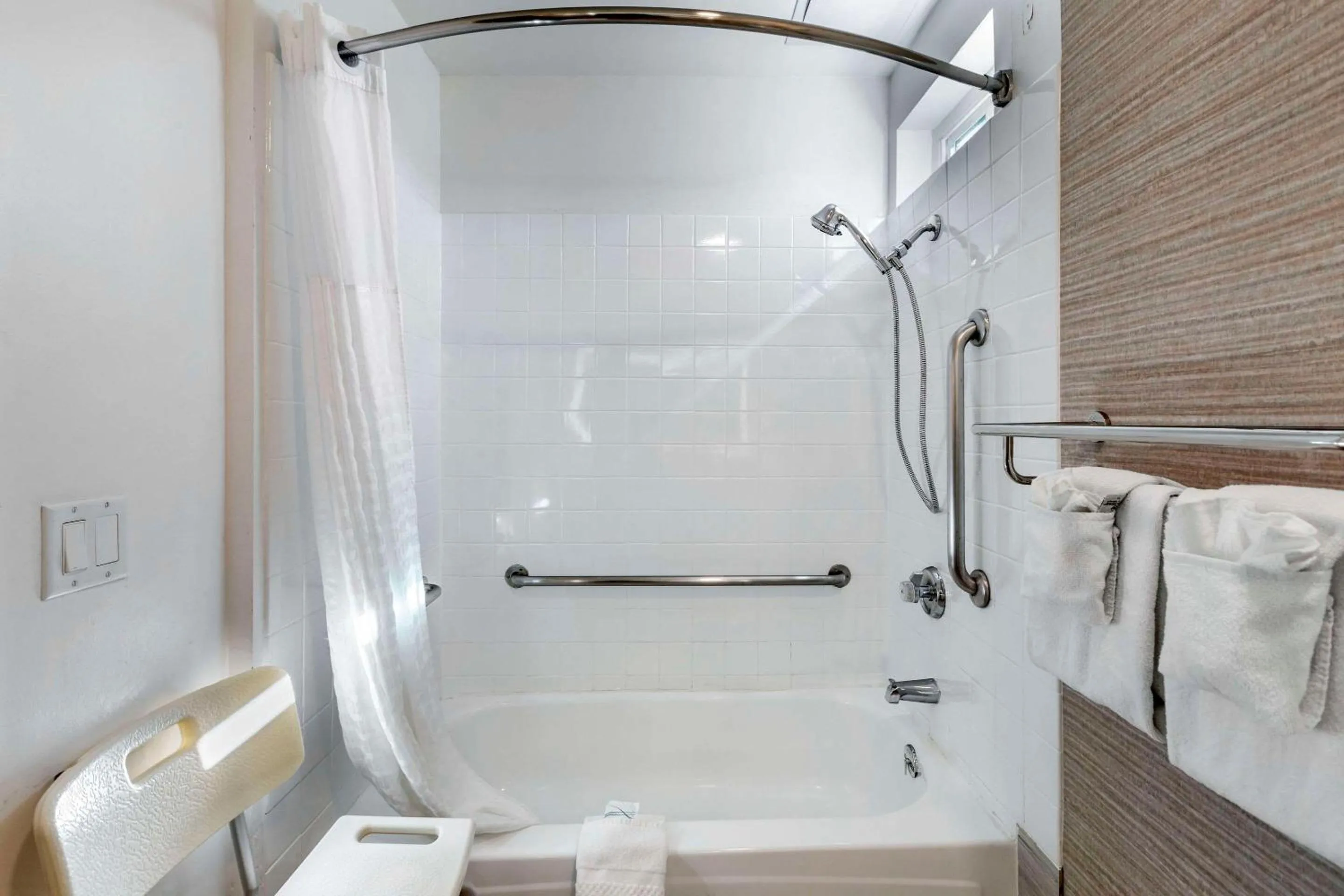 Bedroom in Quality Inn Burbank Airport