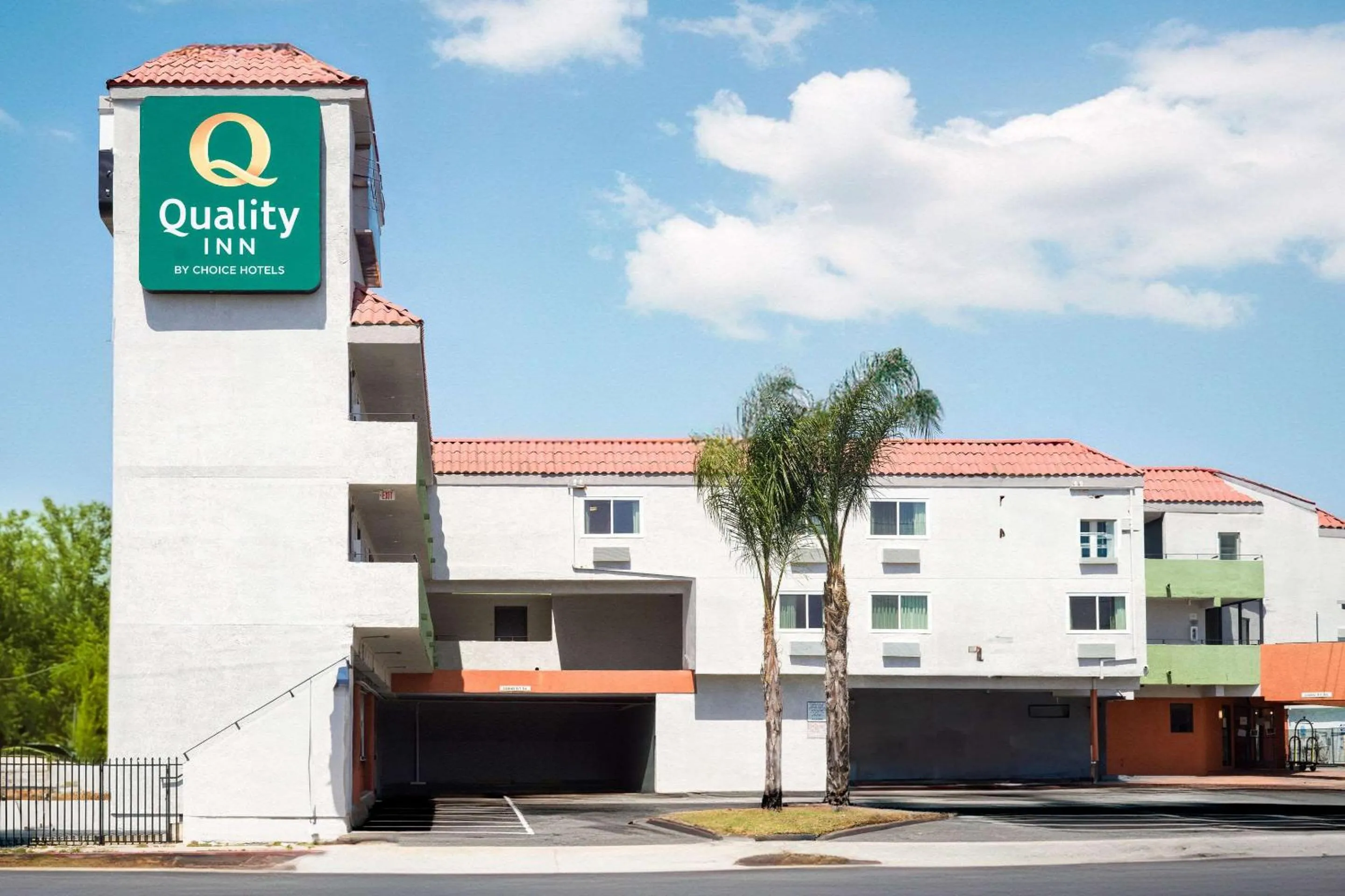 Property building in Quality Inn Burbank Airport