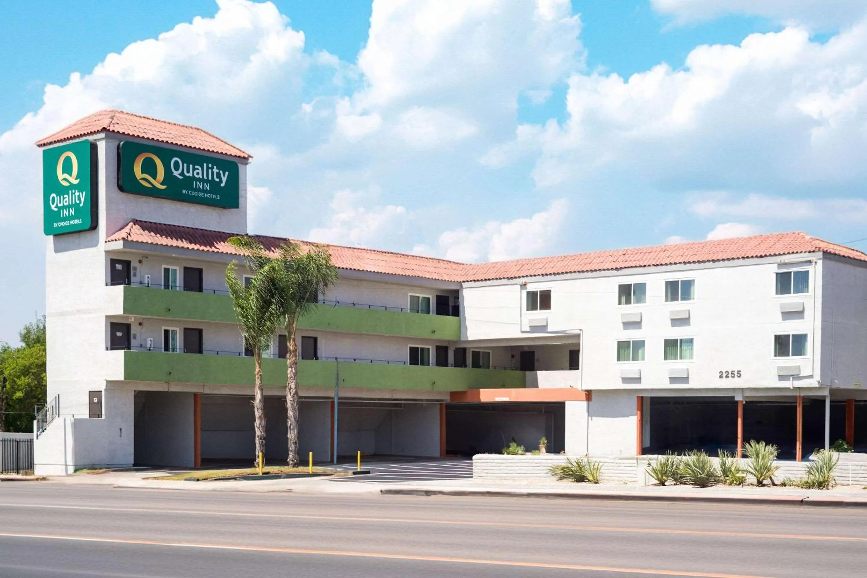Property building in Quality Inn Burbank Airport
