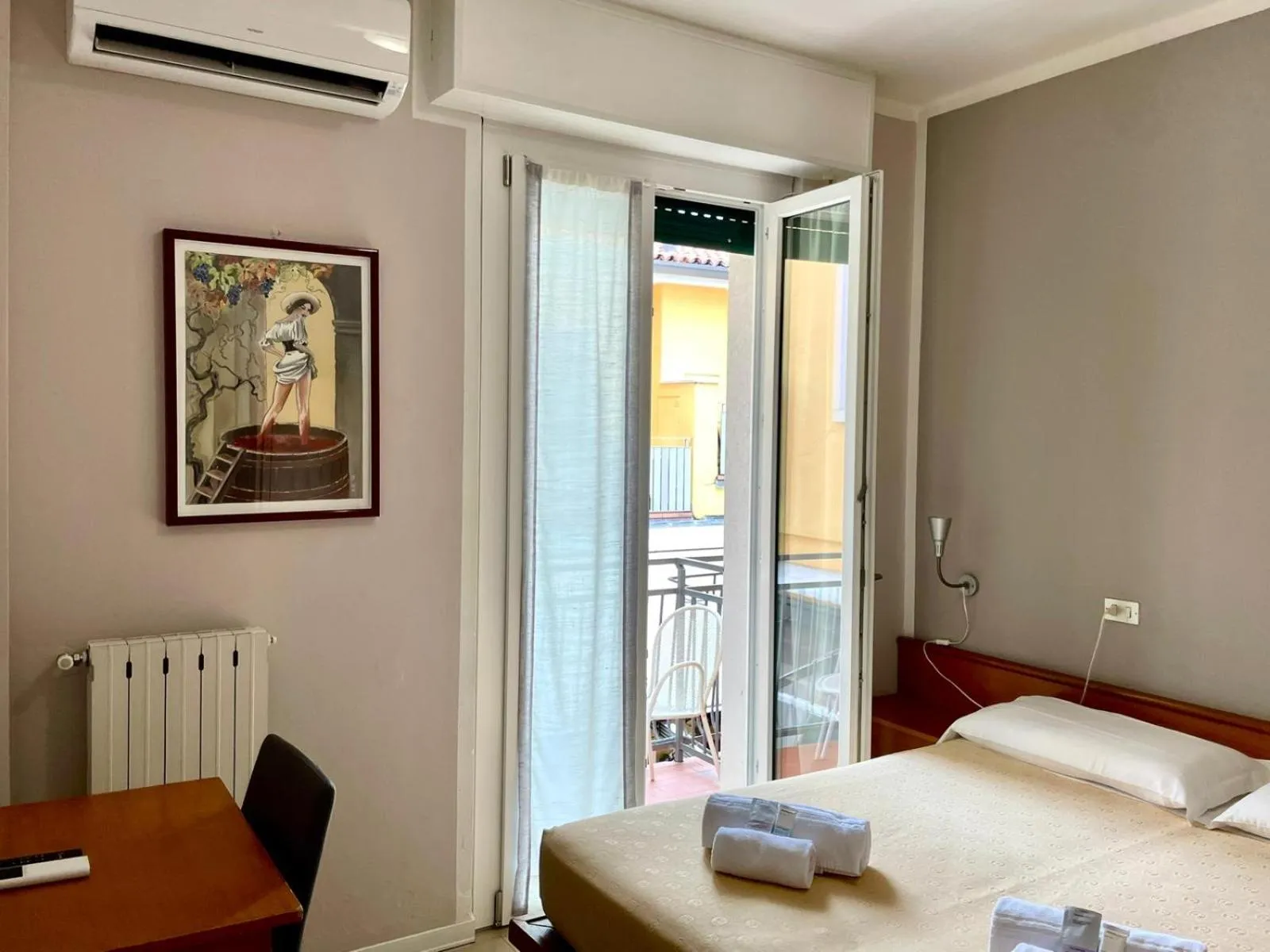 Bed in Albergo Tecla