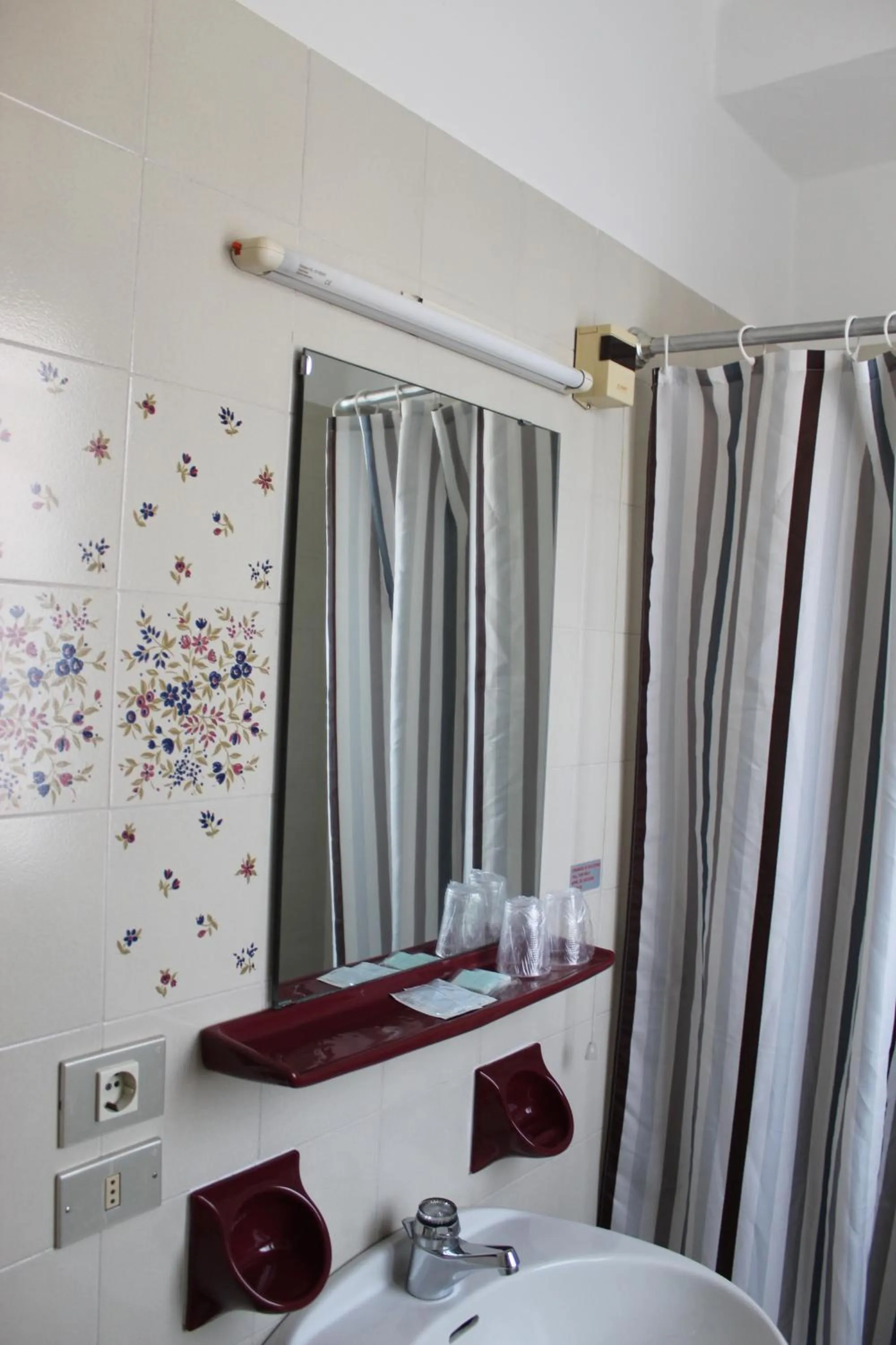 Bathroom, Bed in Albergo Tecla
