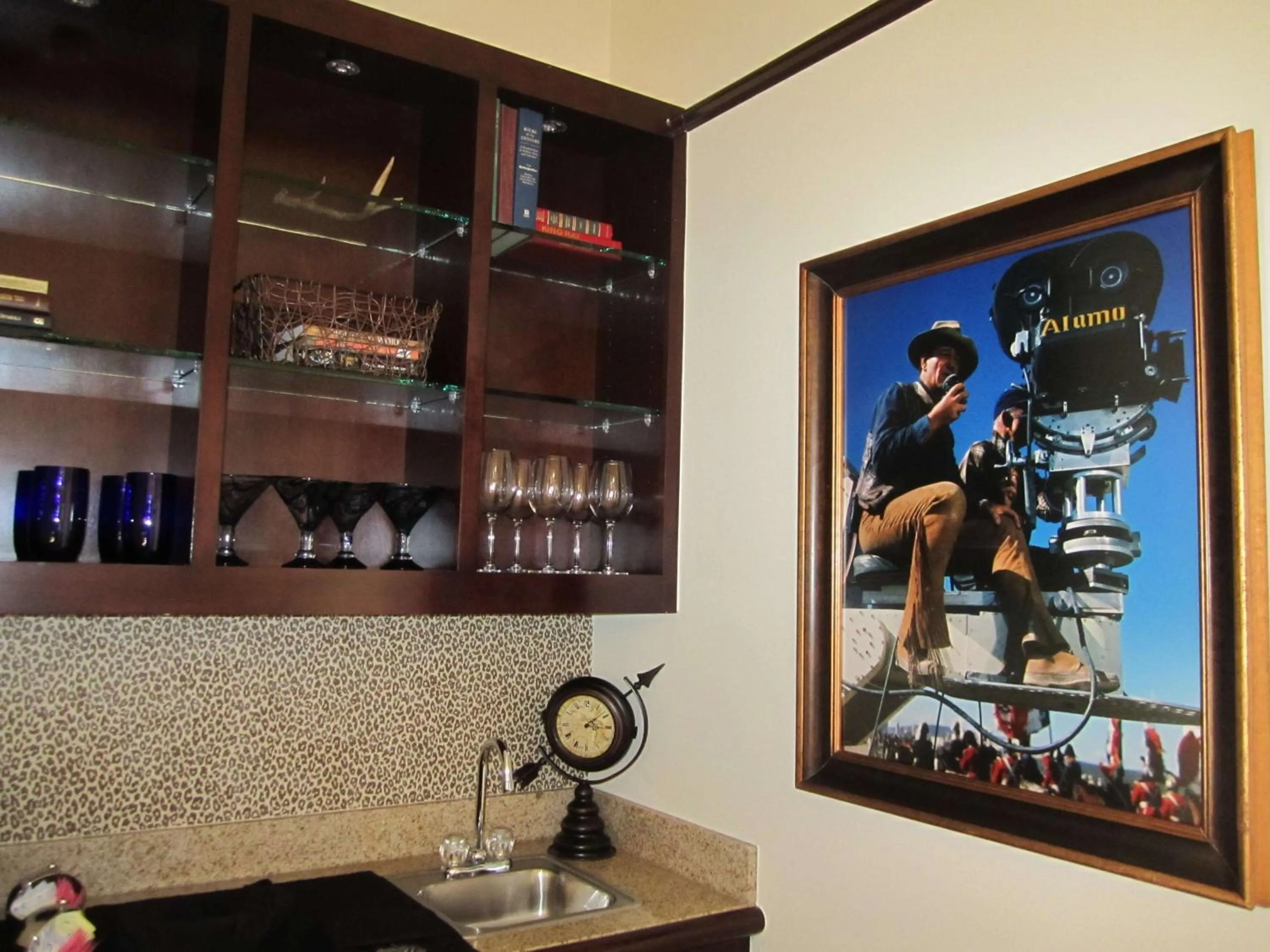 Kitchen or kitchenette in The Emily Morgan Hotel - A DoubleTree by Hilton