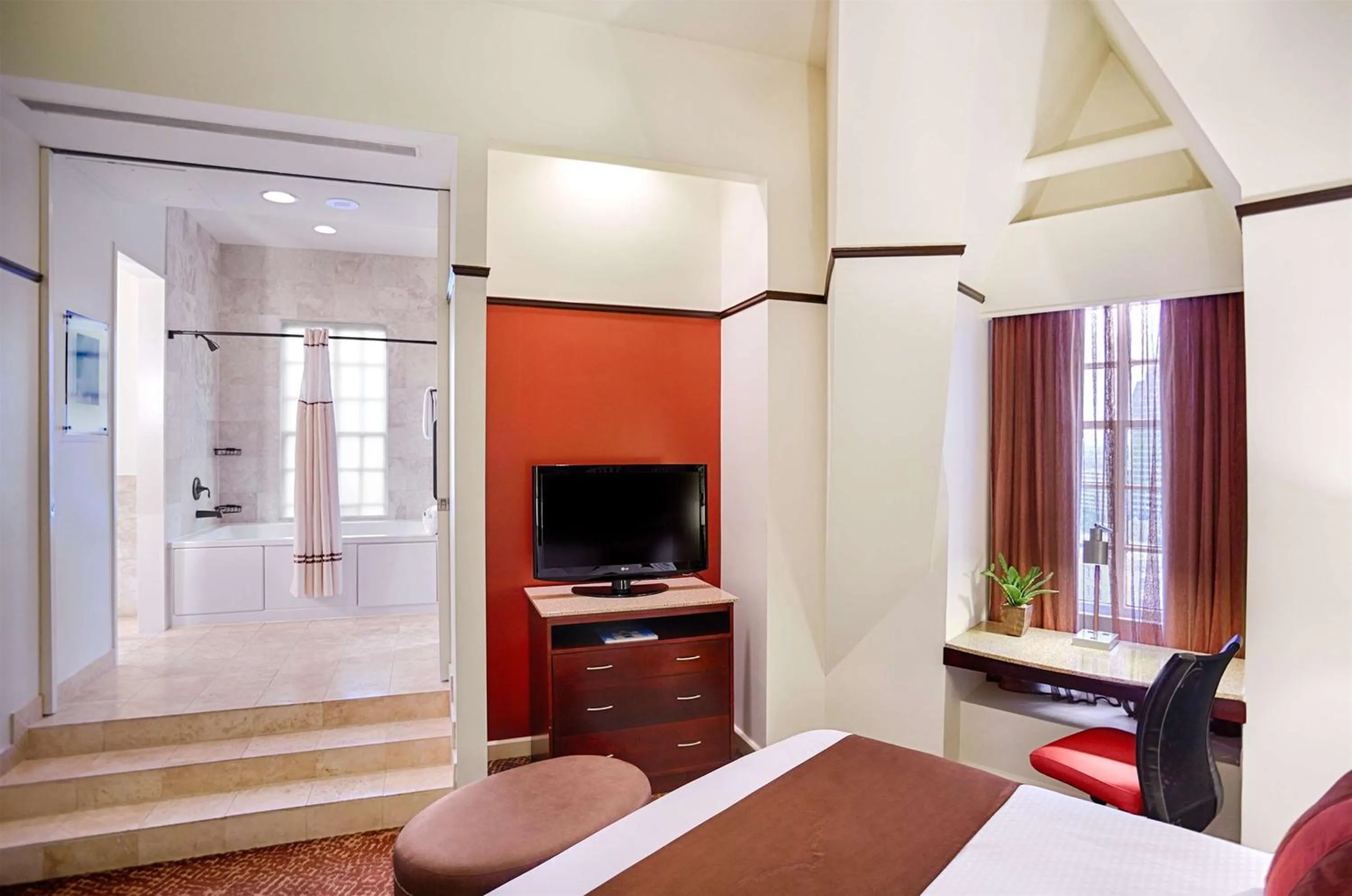 Bedroom, Bed in The Emily Morgan Hotel - A DoubleTree by Hilton