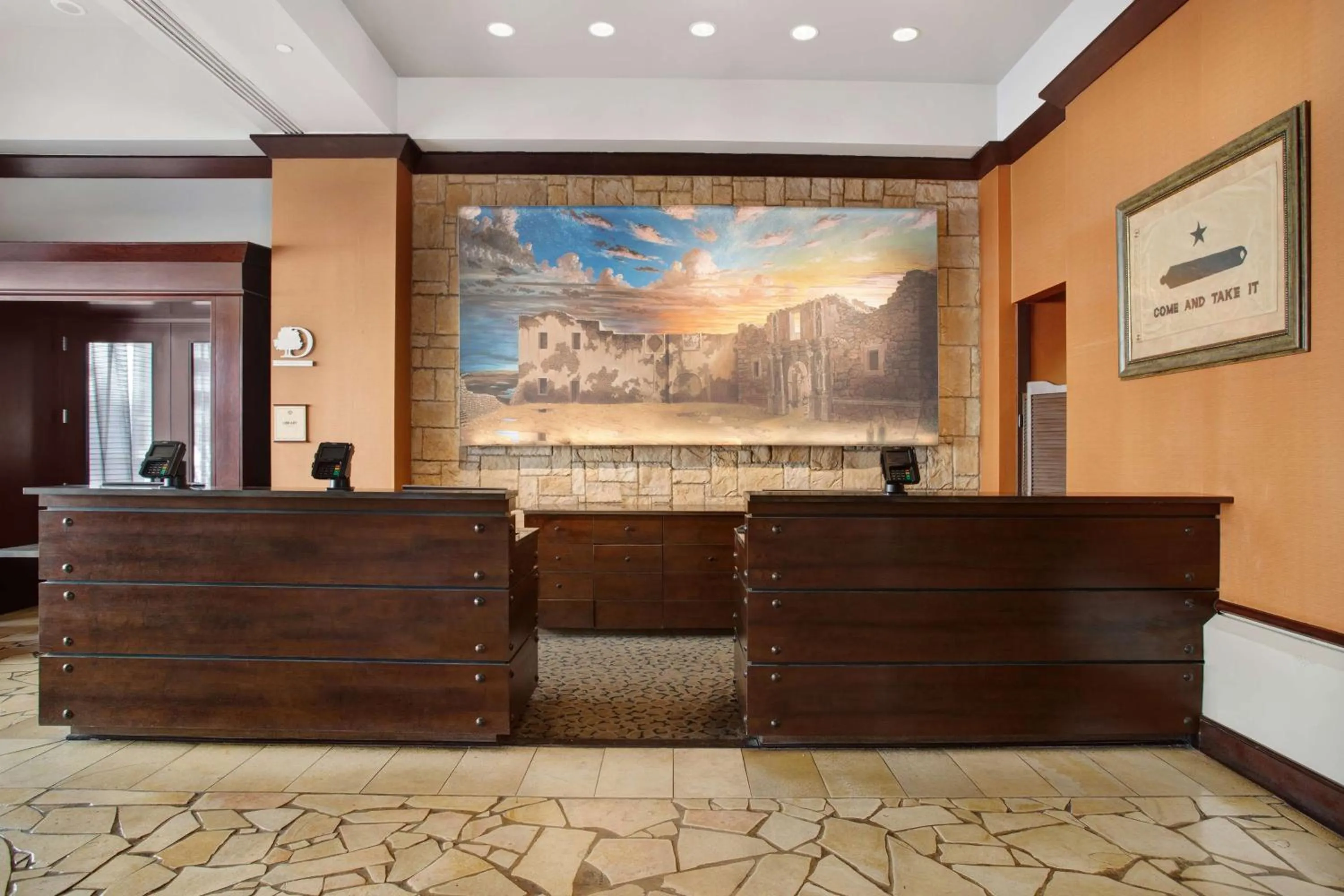 Lobby or reception in The Emily Morgan Hotel - A DoubleTree by Hilton