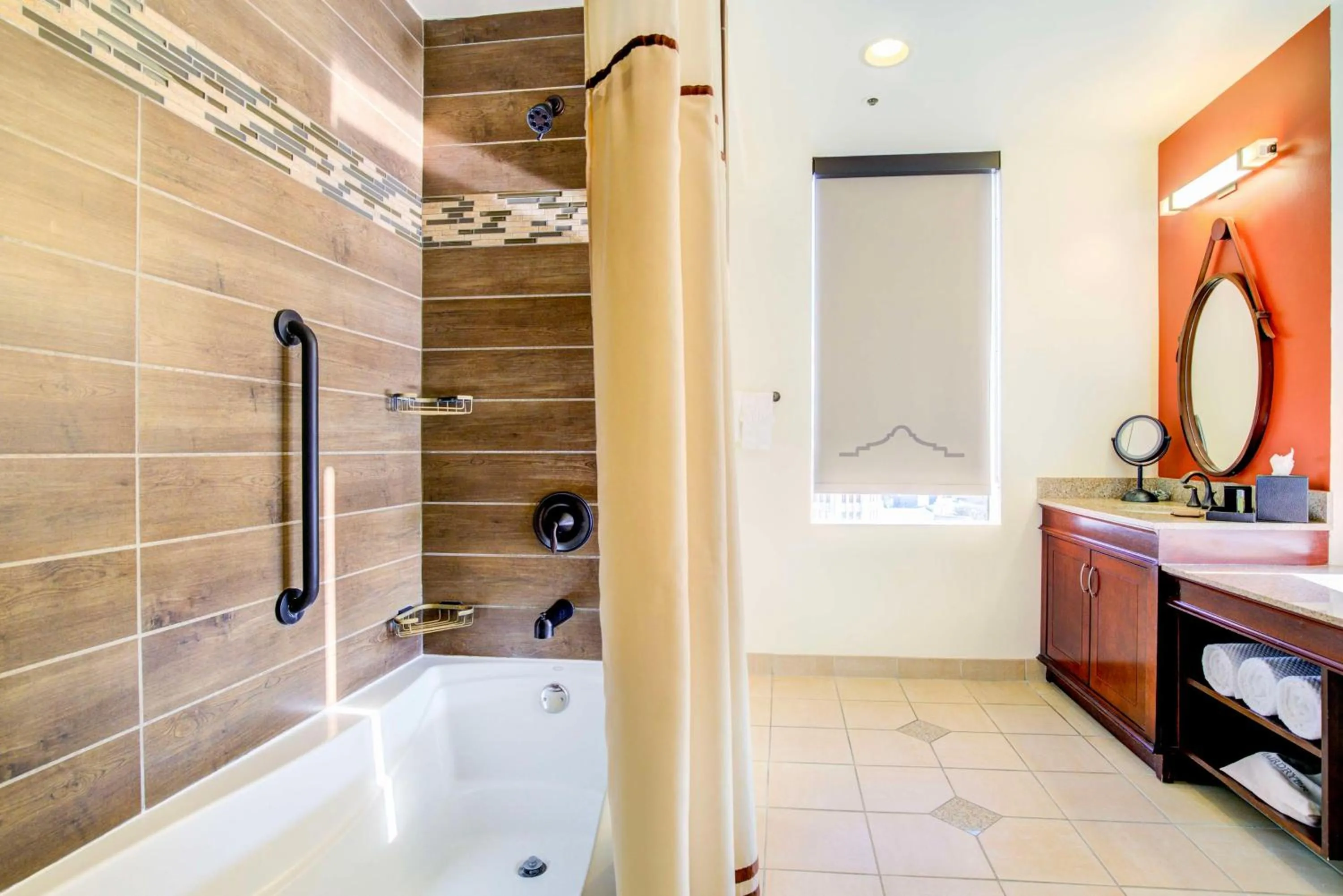 Bathroom in The Emily Morgan Hotel - A DoubleTree by Hilton