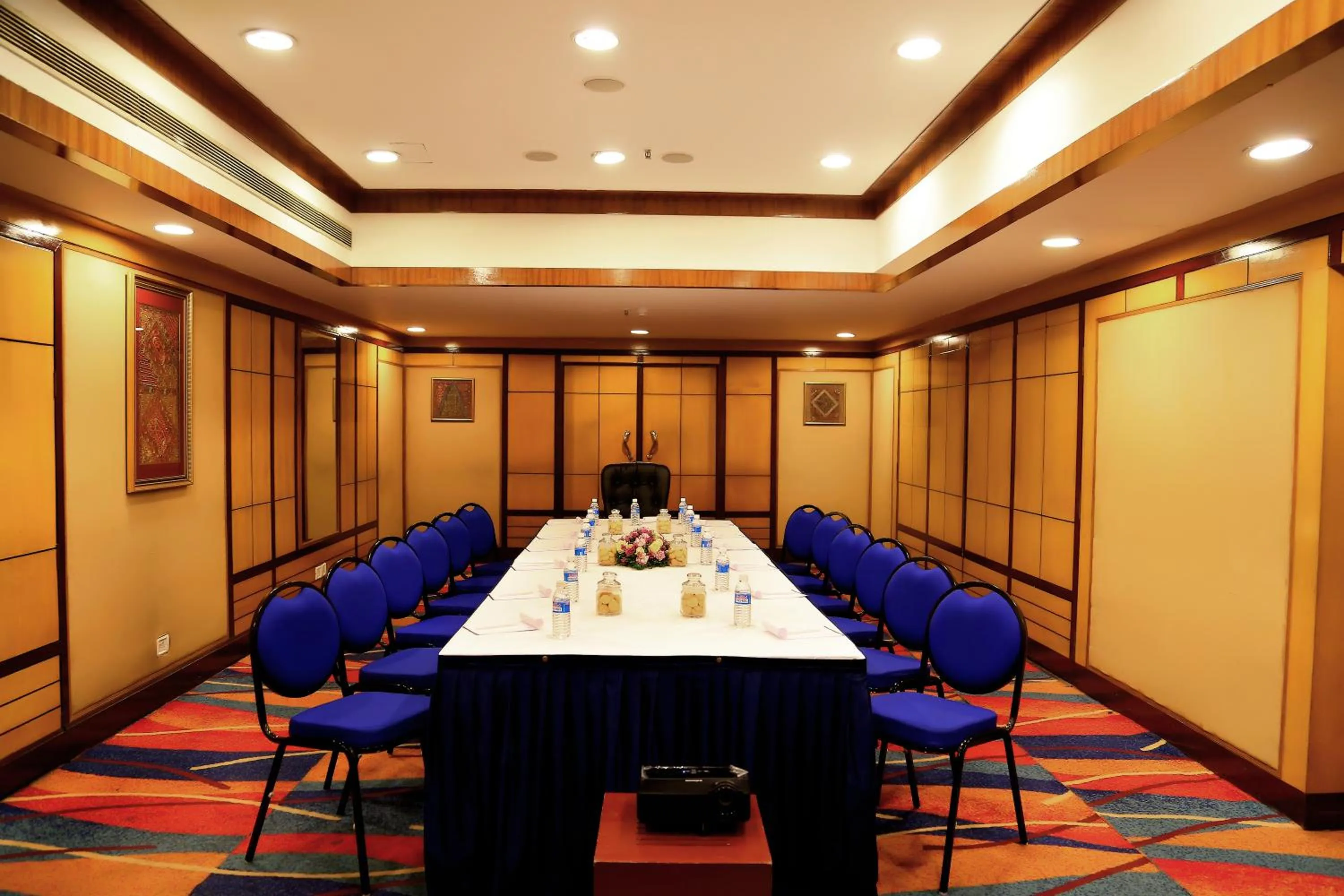 Business facilities in Gokulam Park Hotel & Convention Centre