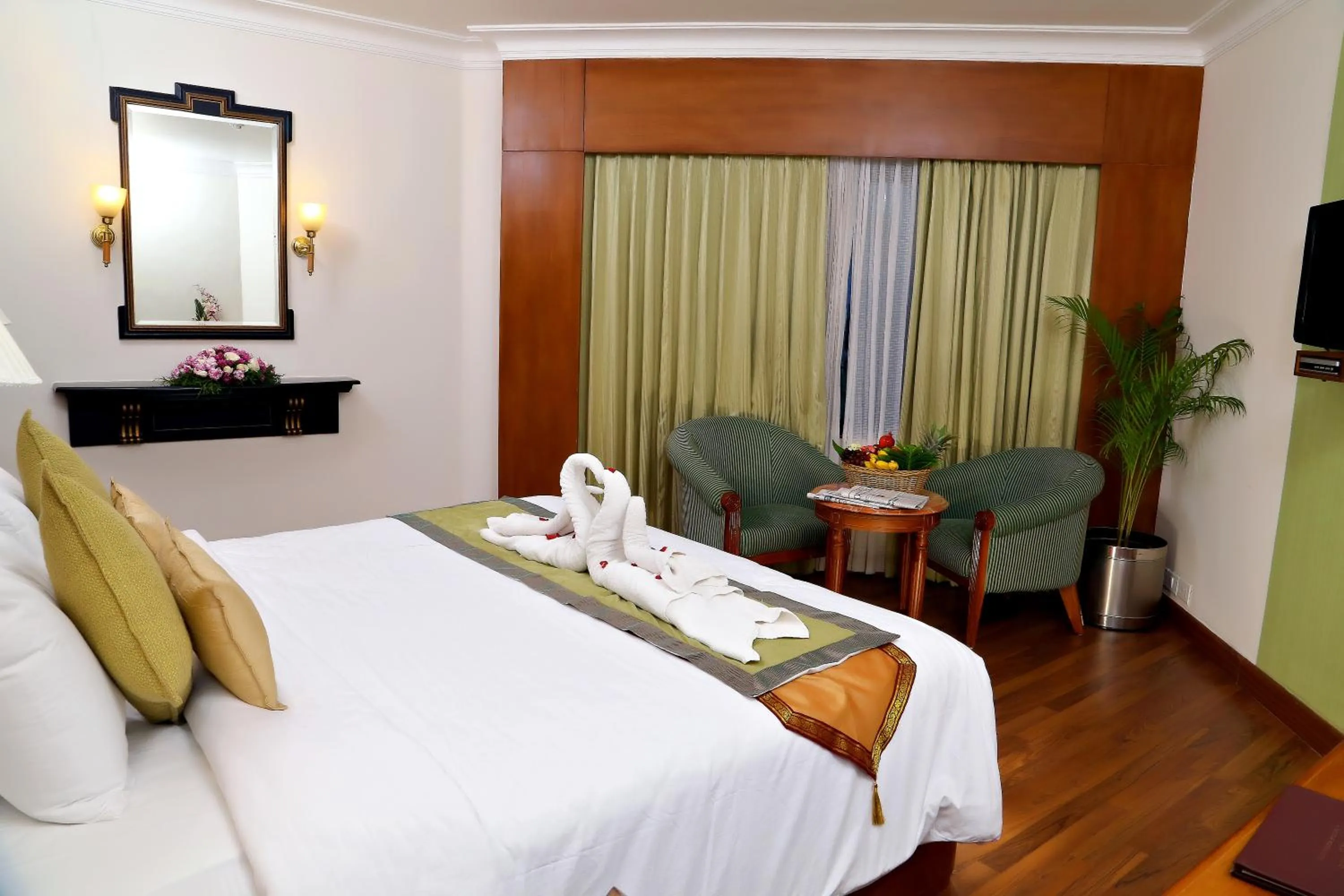 Bed in Gokulam Park Hotel & Convention Centre