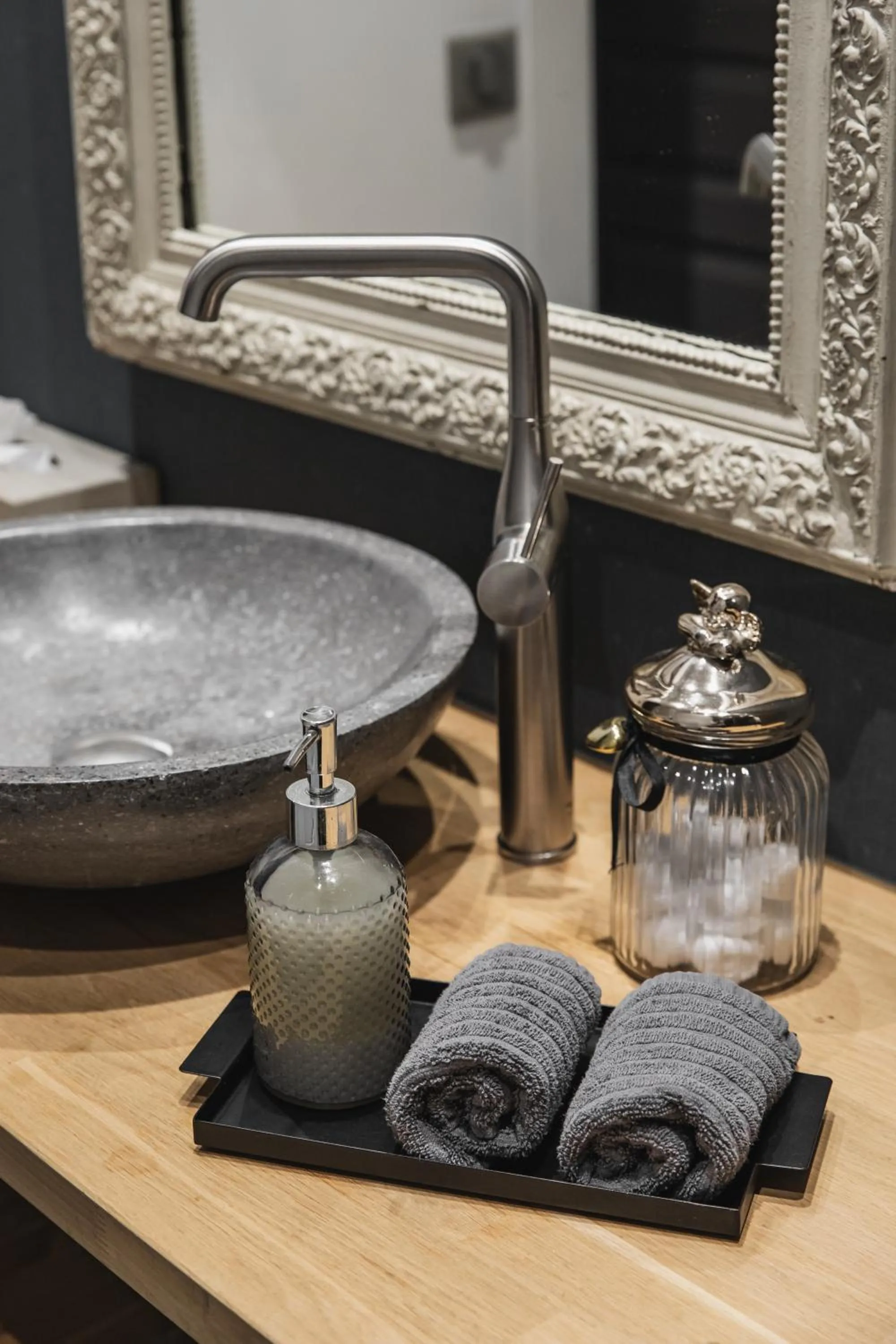 Shower in La Bastide de Barbizon