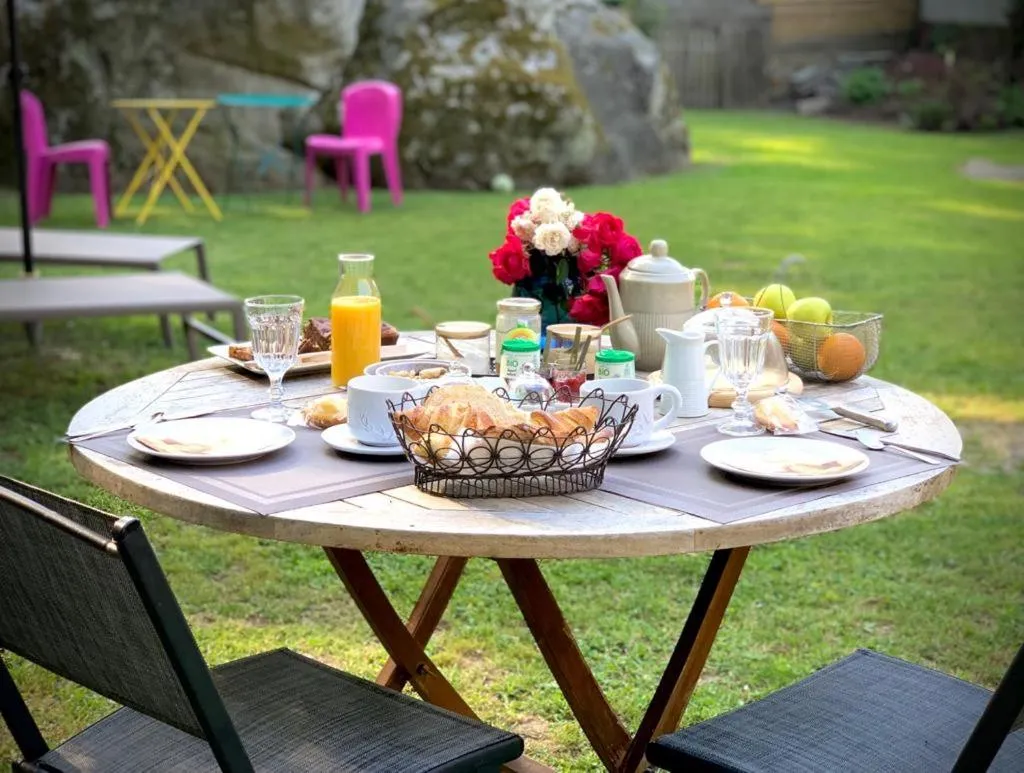 Patio in La Bastide de Barbizon