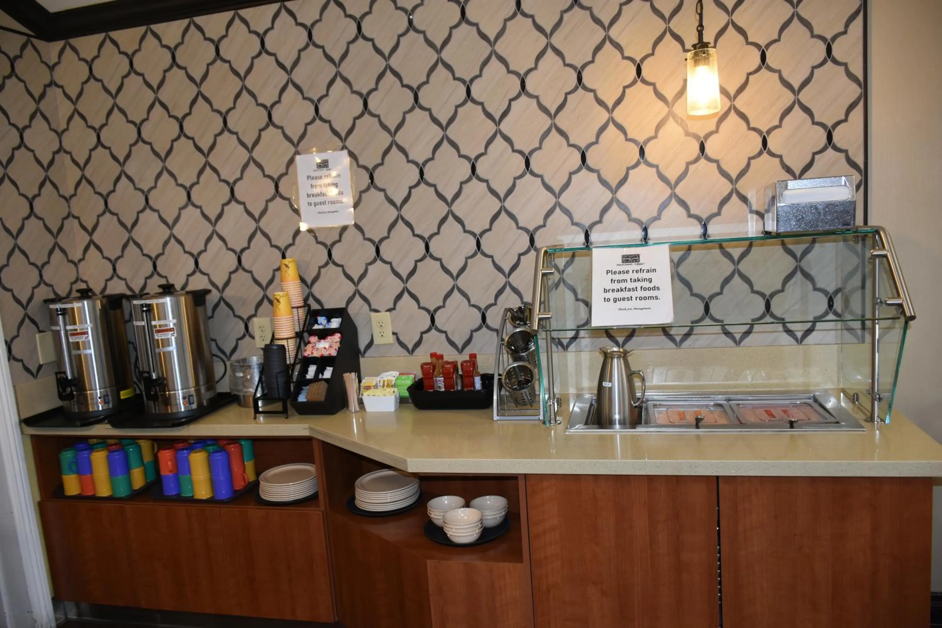 Breakfast in Dynasty Suites Redlands