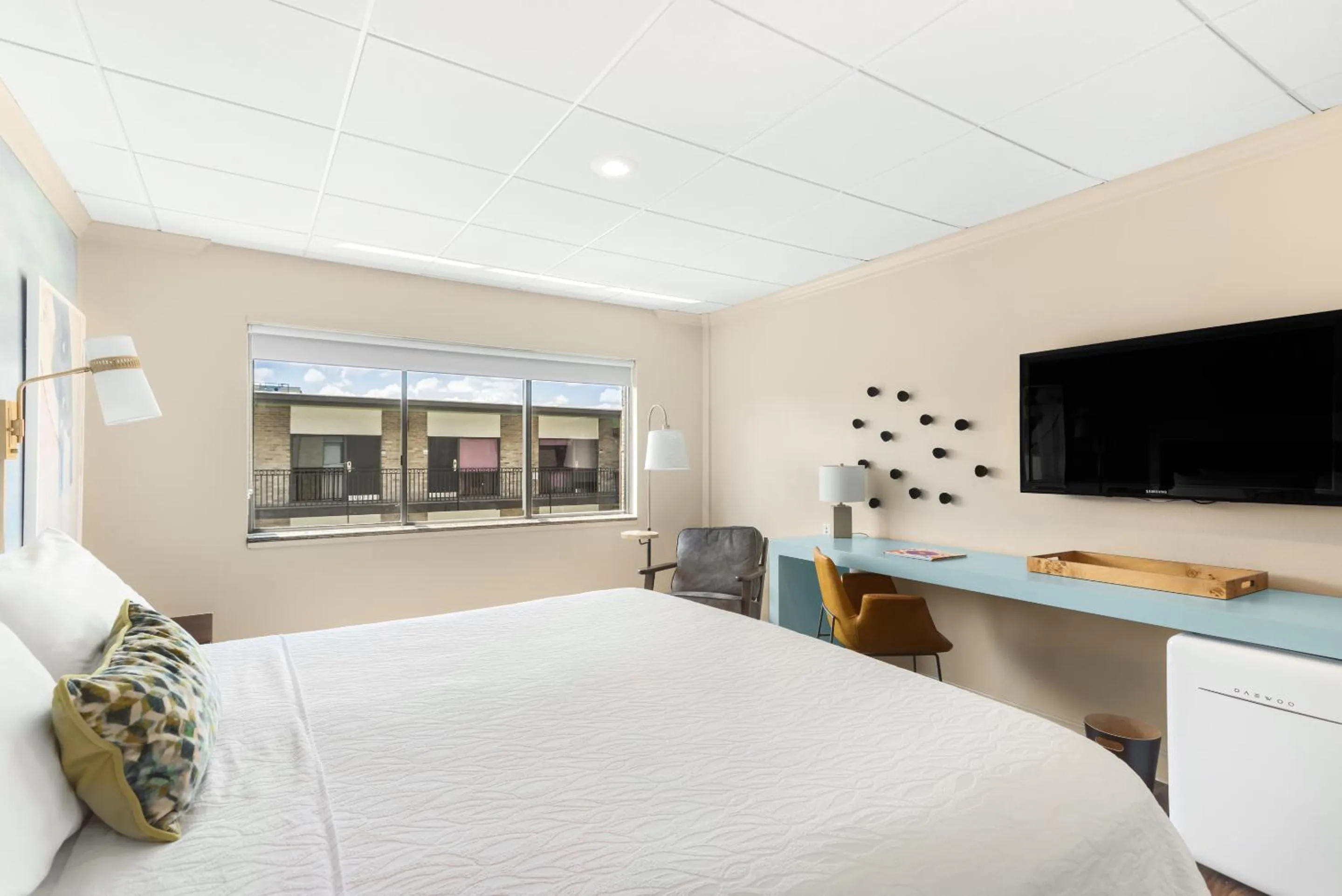 Bed in Riverwalk Plaza Hotel