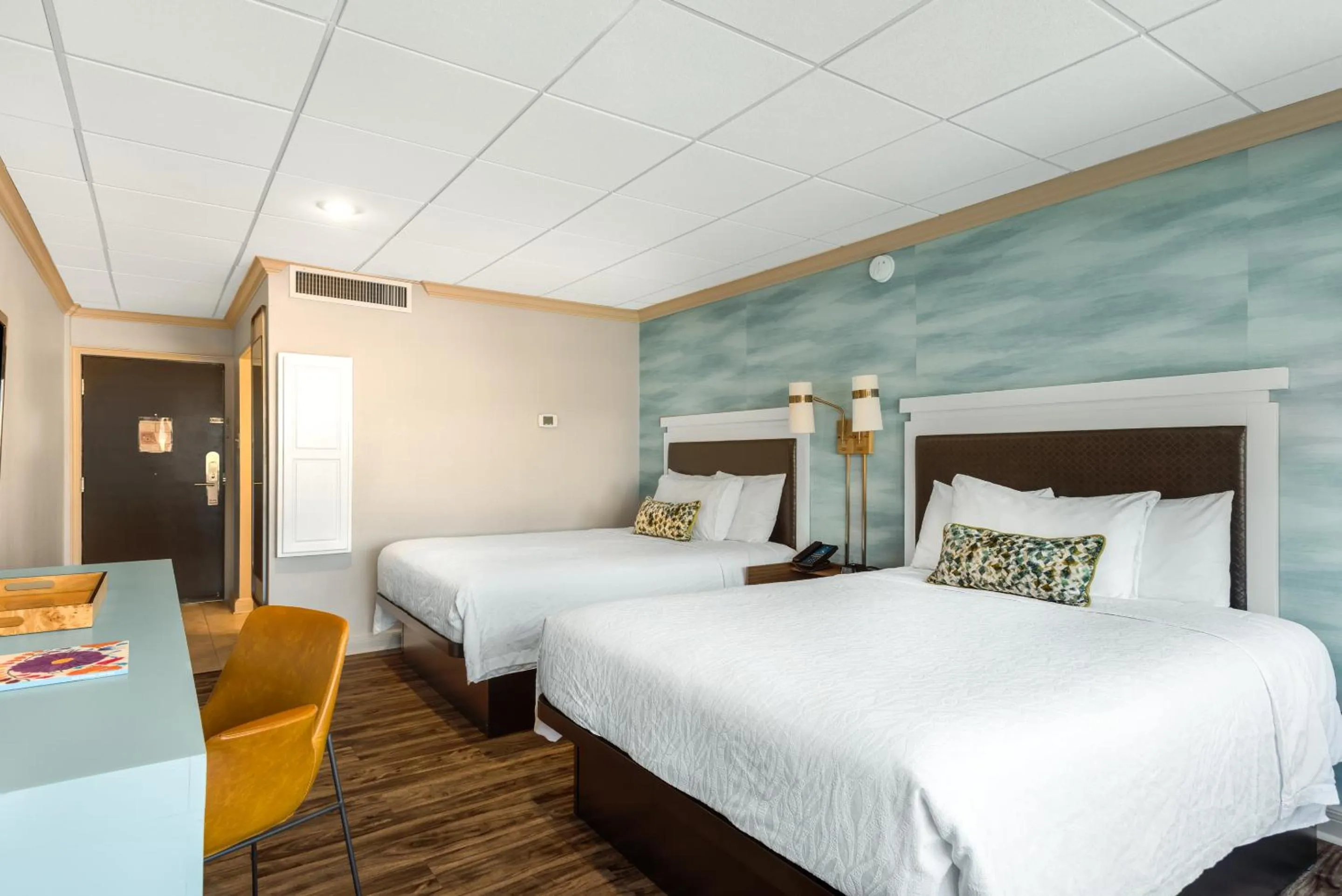 Bed in Riverwalk Plaza Hotel