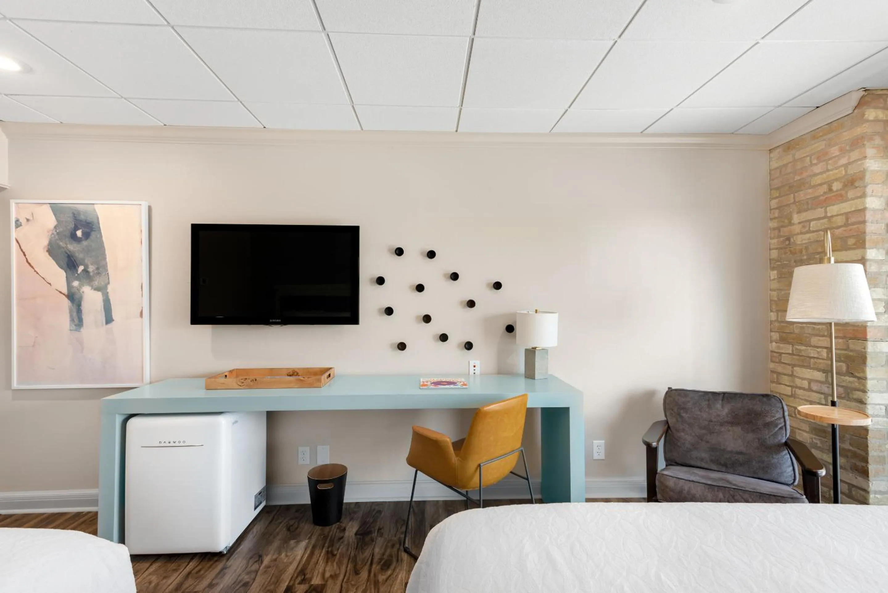 Bed in Riverwalk Plaza Hotel