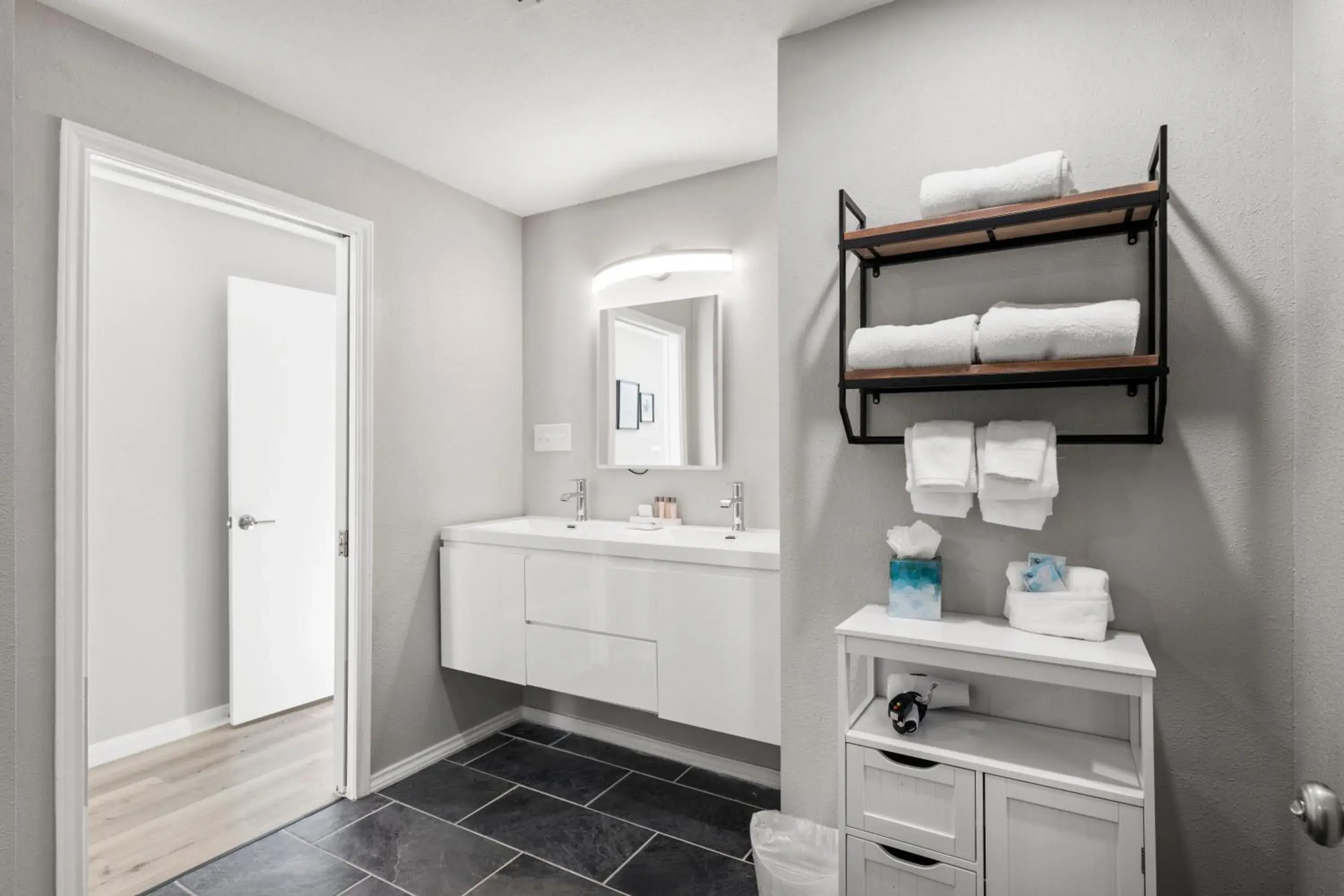 Executive Suite in Riverwalk Plaza Hotel Executive Suite in Riverwalk Plaza Hotel