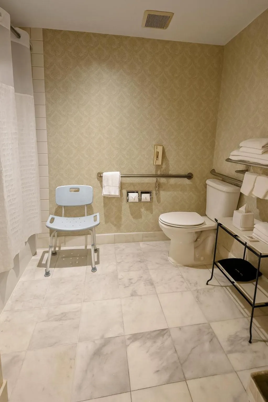 Bathroom in Carlyle Hotel