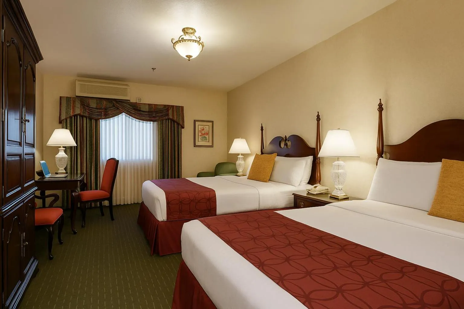 Bedroom, Bed in Carlyle Hotel